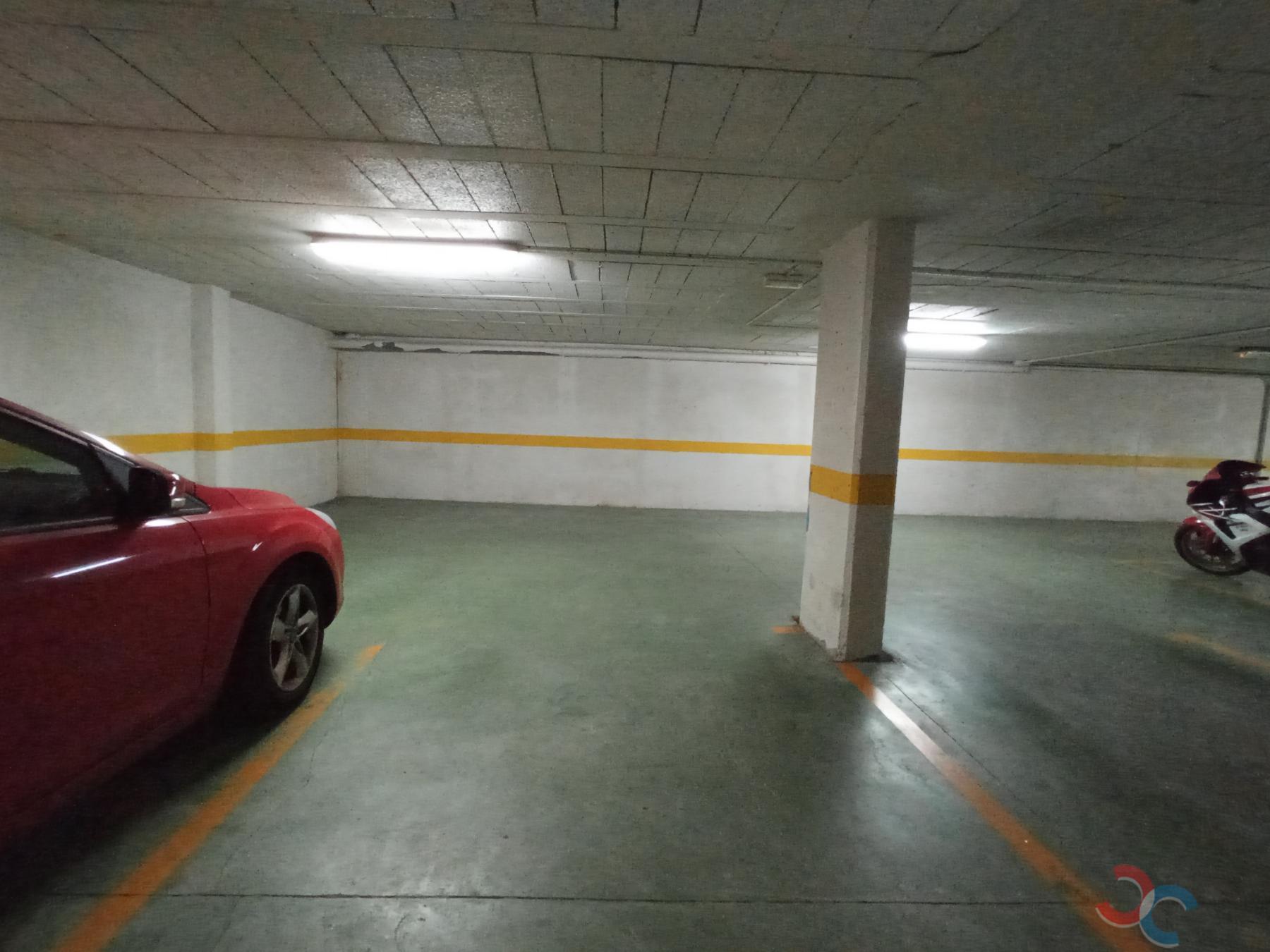 For rent of garage in Marín