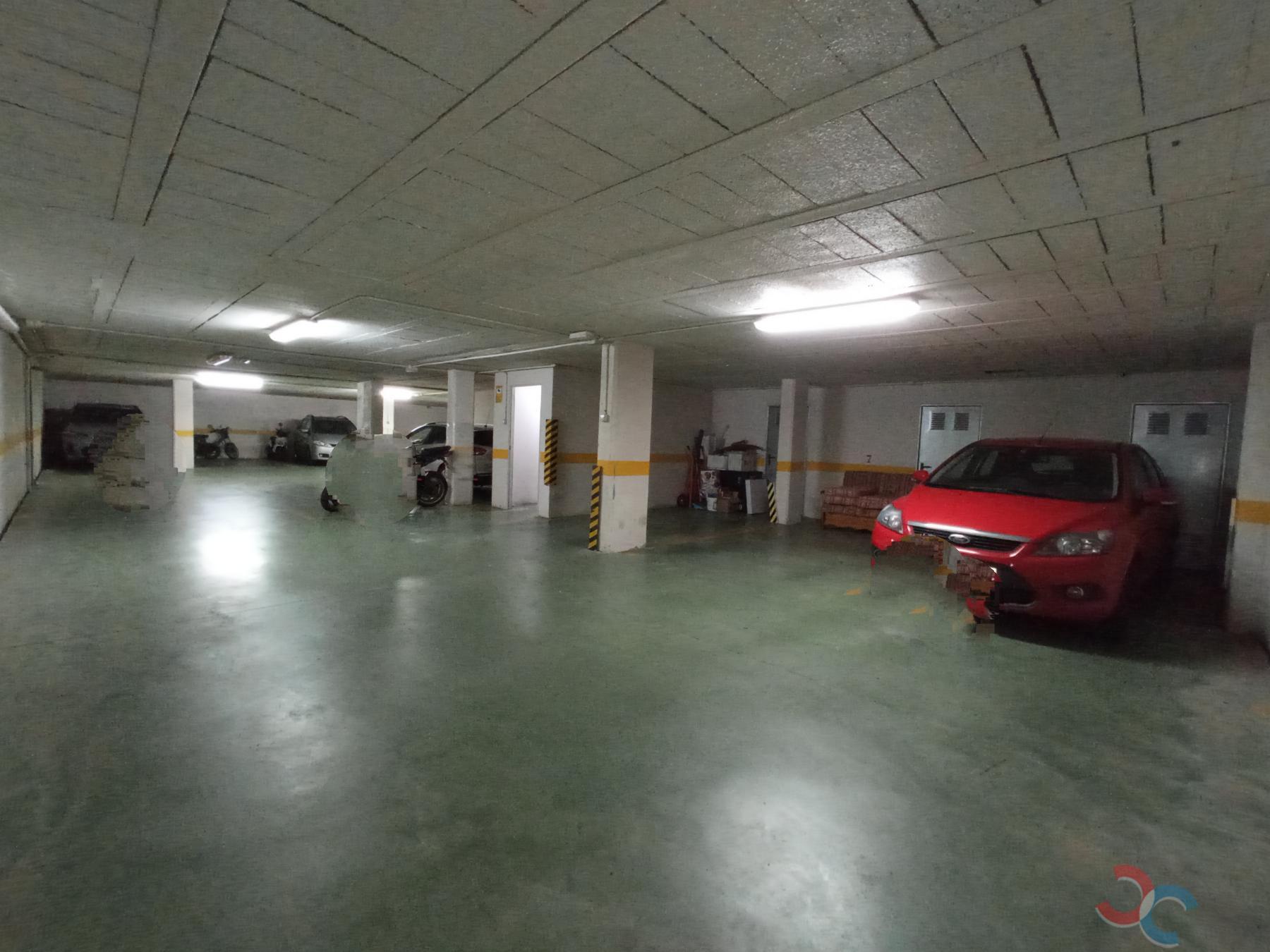 For rent of garage in Marín