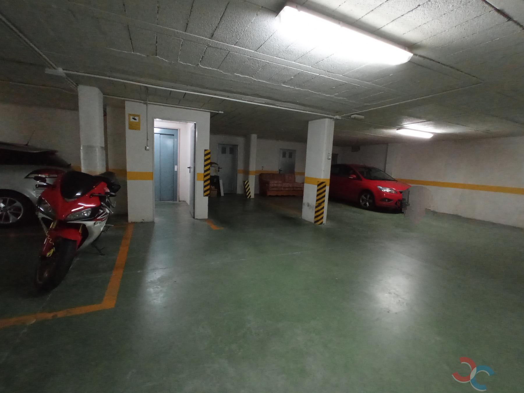 For rent of garage in Marín