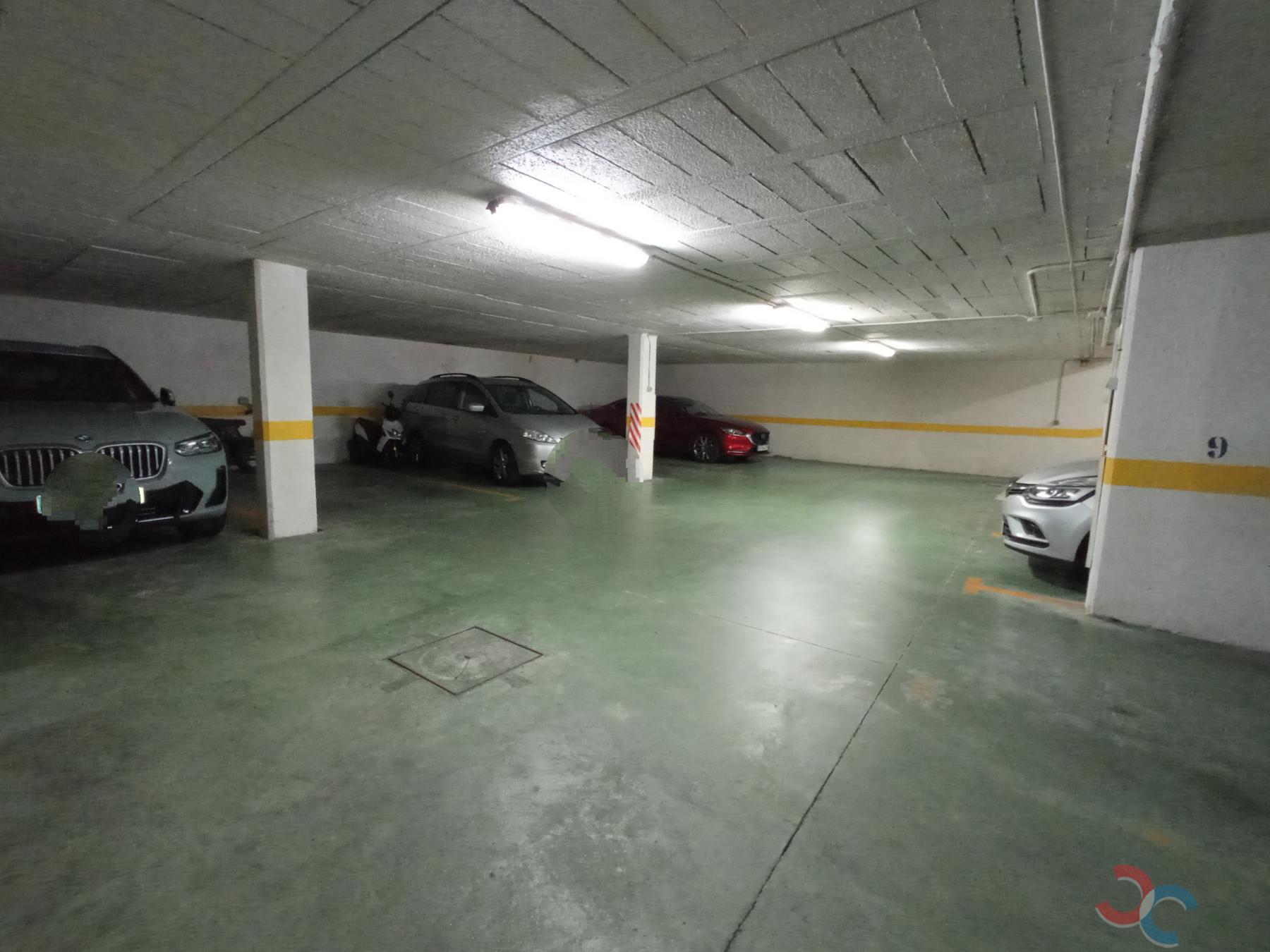 For rent of garage in Marín