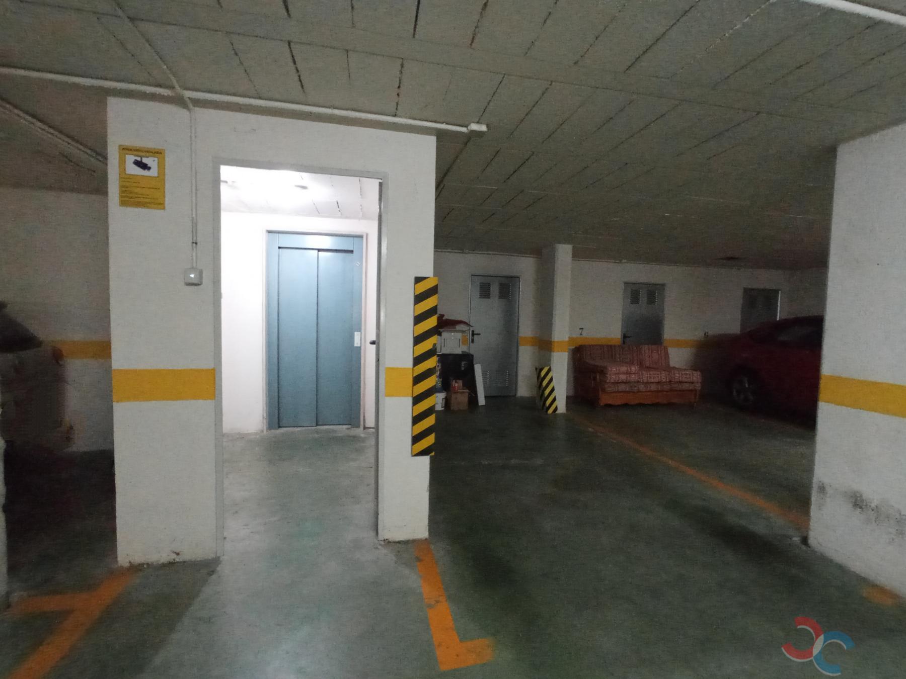 For rent of garage in Marín