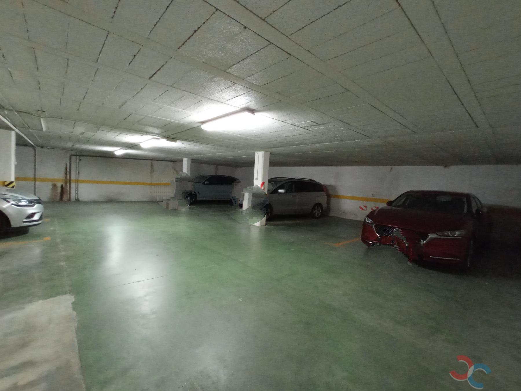 For rent of garage in Marín