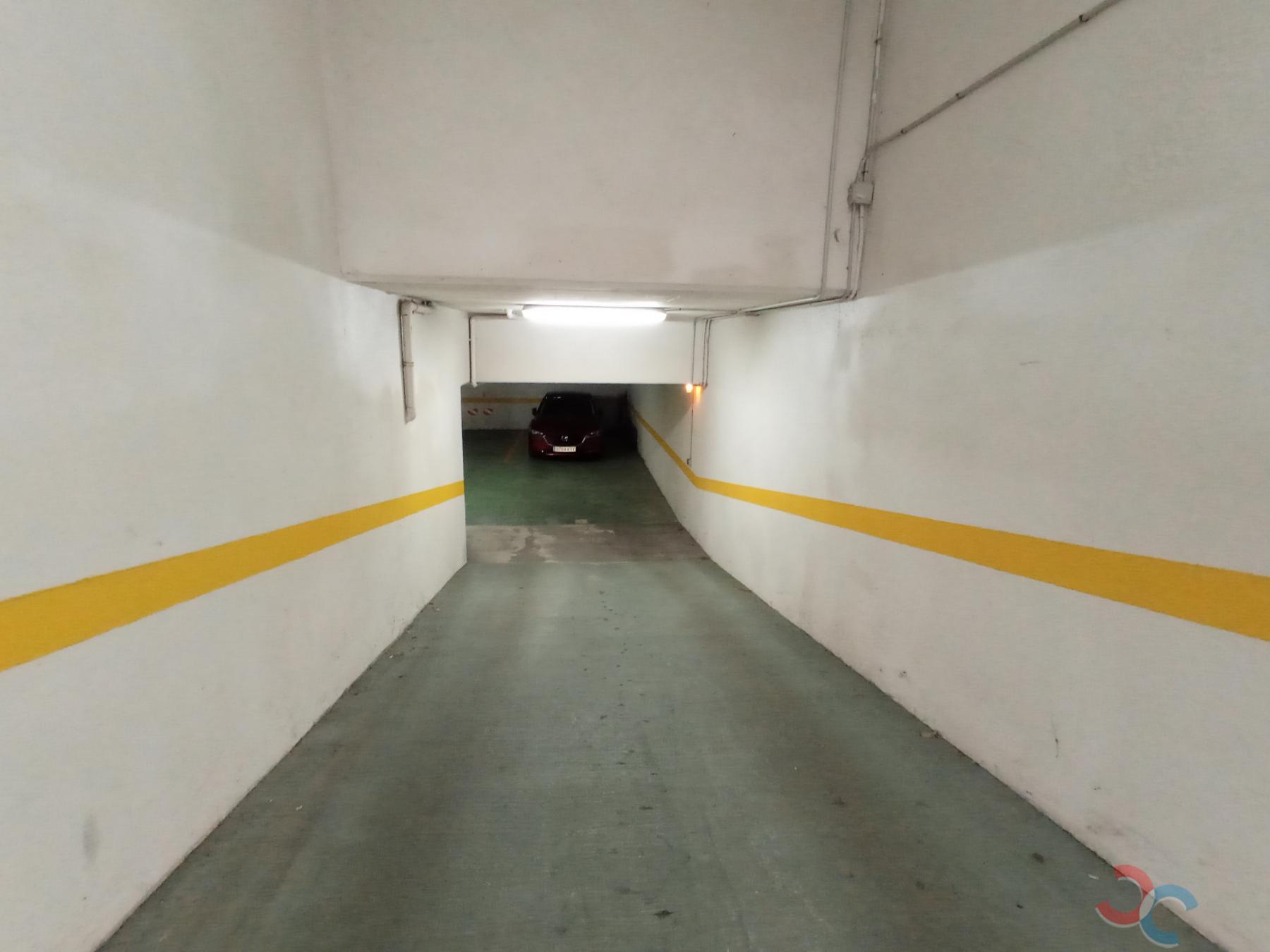 For rent of garage in Marín