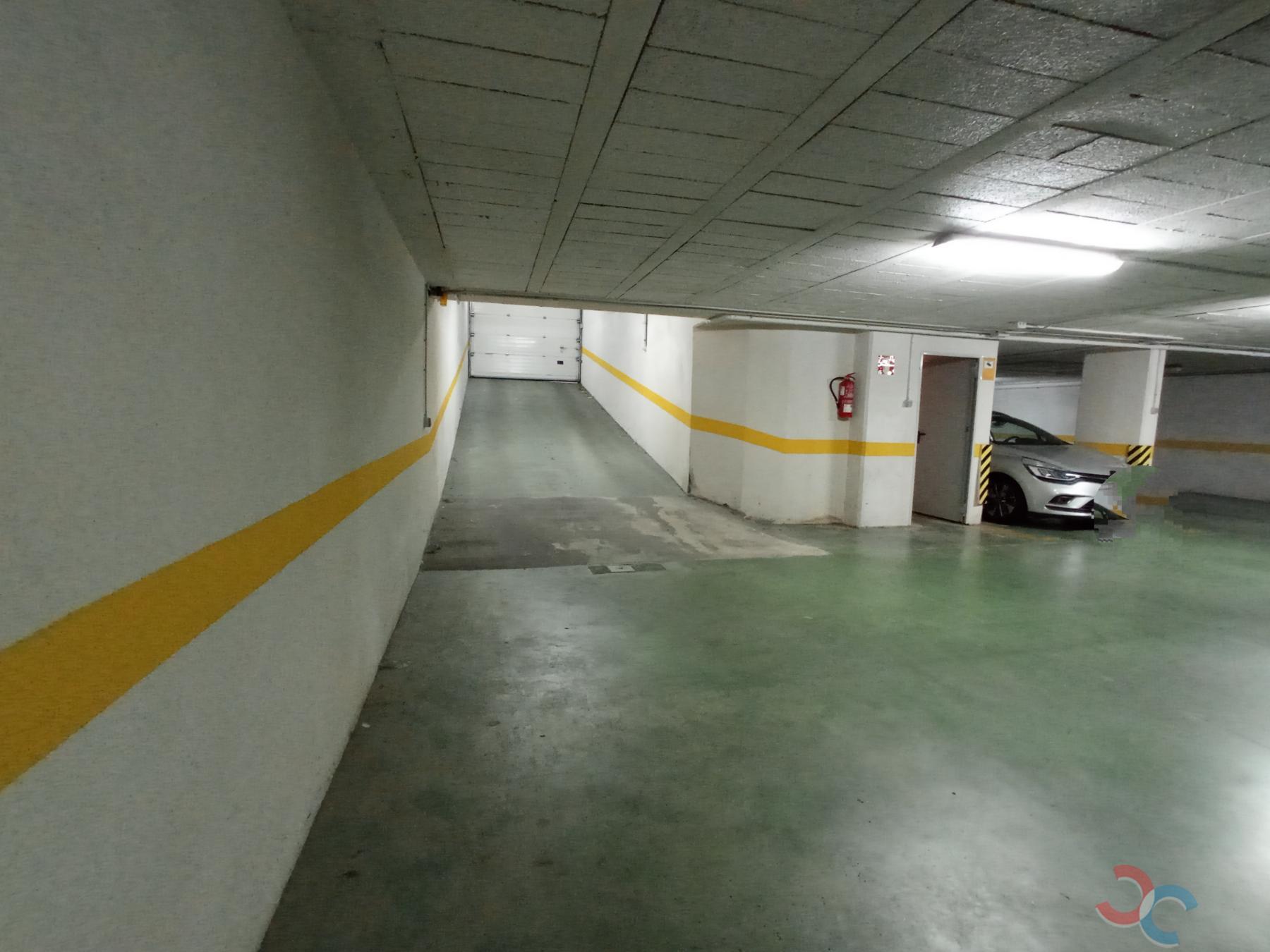 For rent of garage in Marín