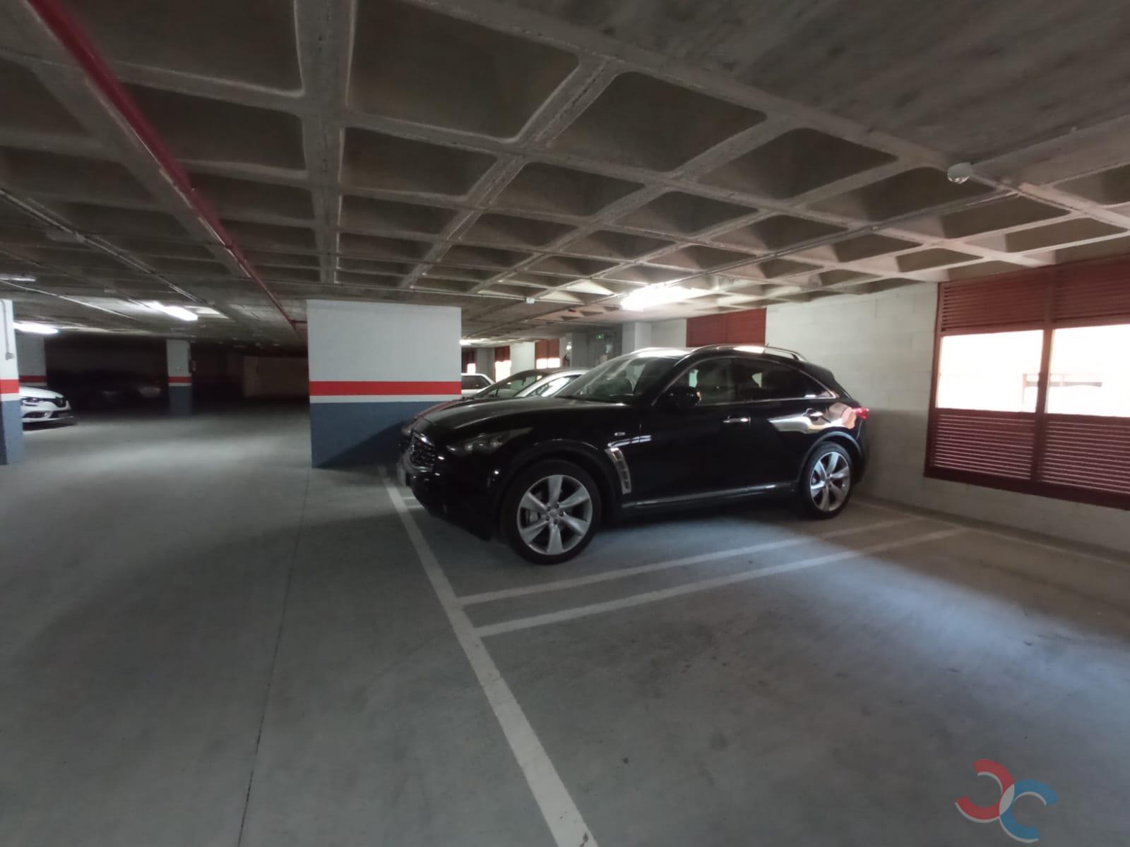 For sale of garage in Marín