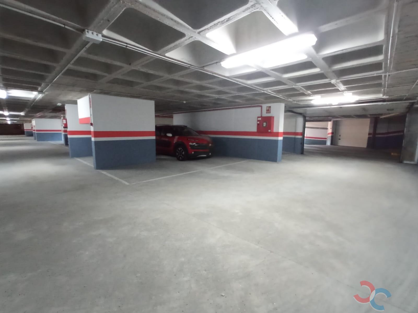 For sale of garage in Marín