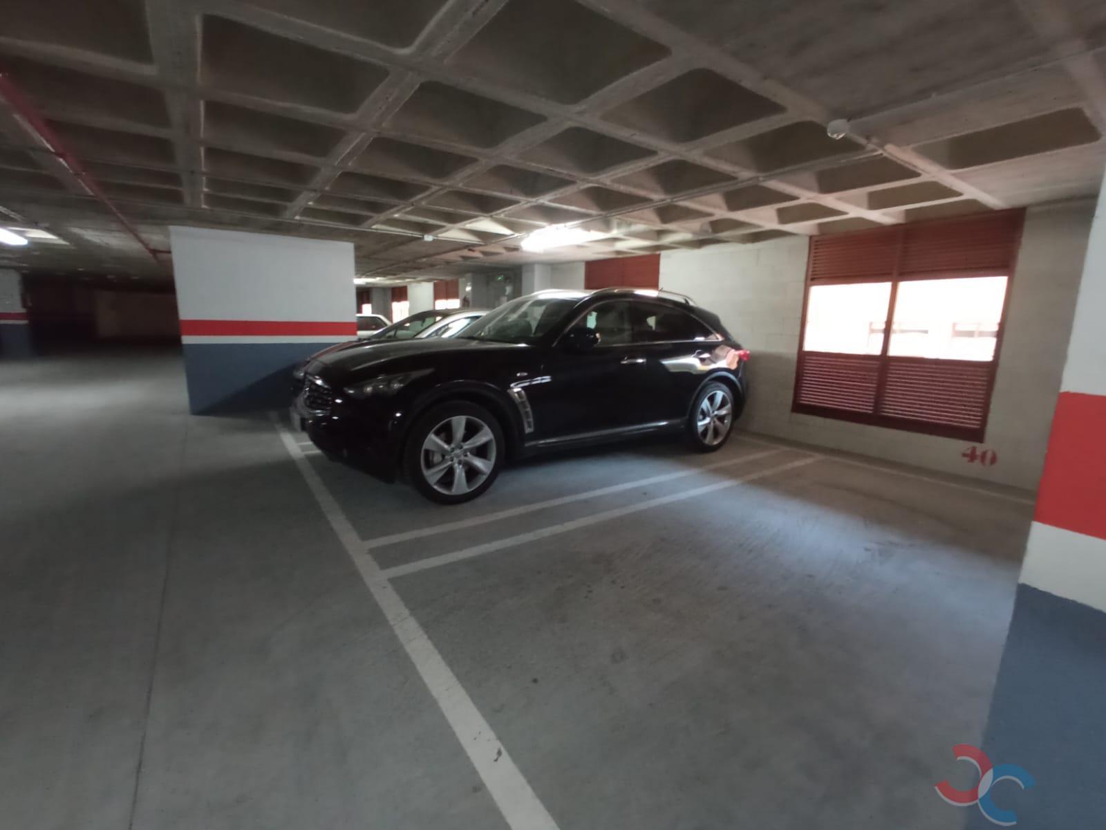 For sale of garage in Marín