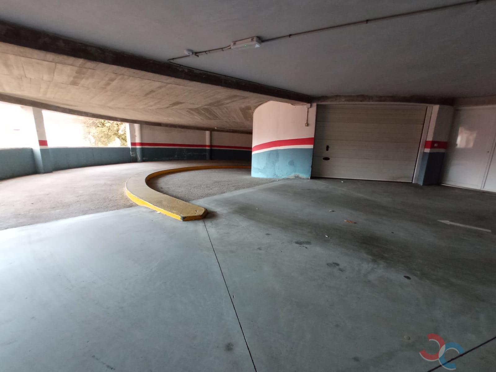 For sale of garage in Marín