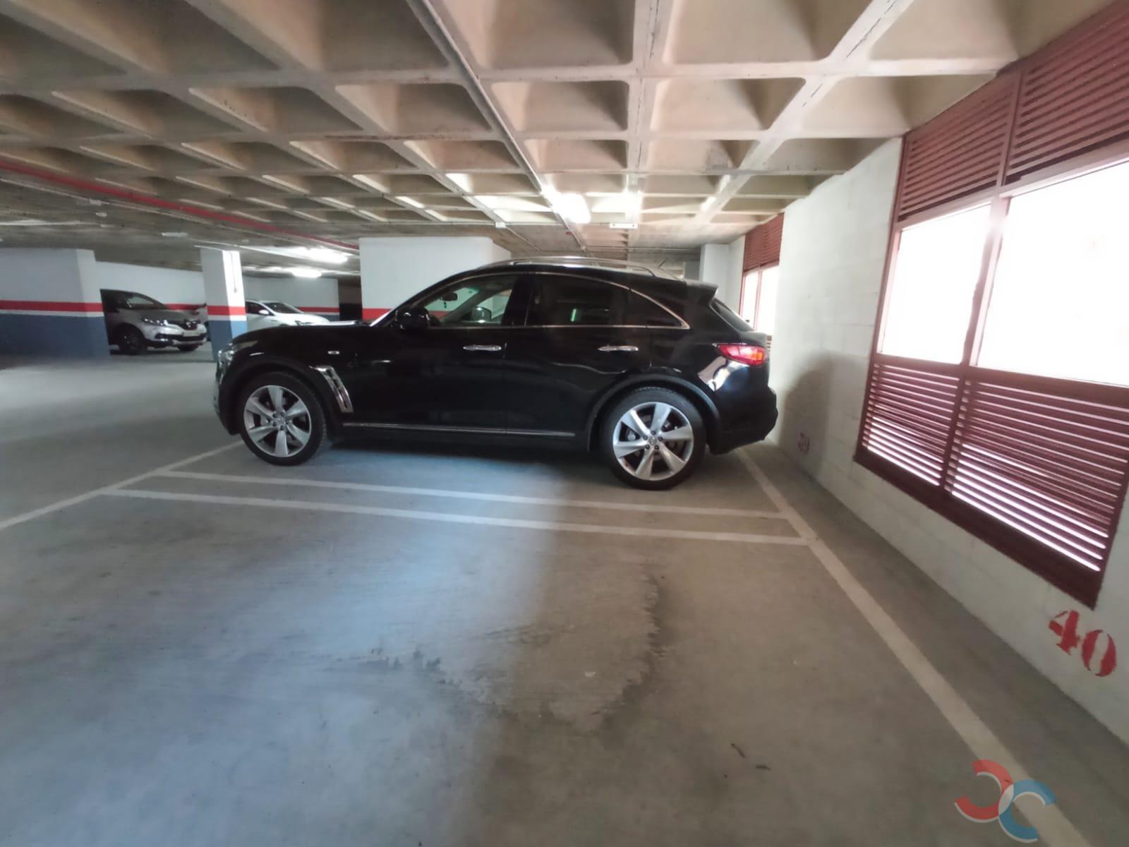 For sale of garage in Marín