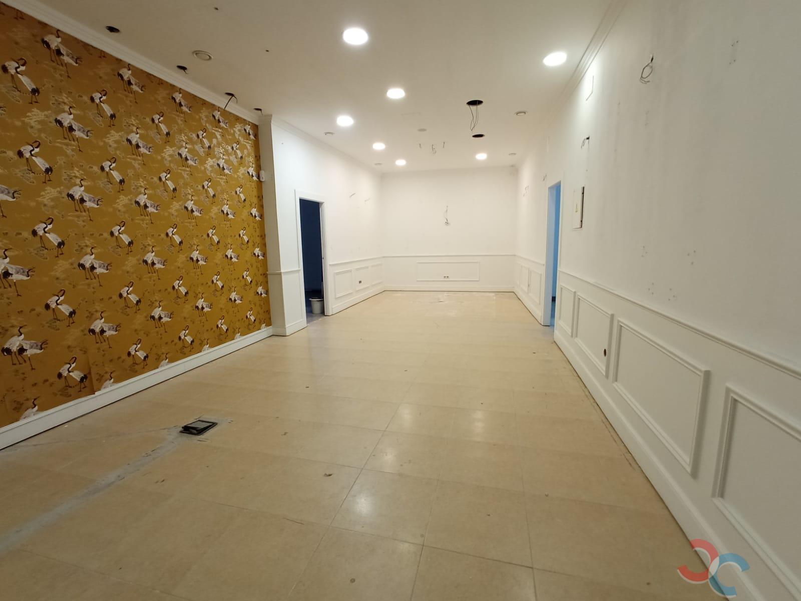For rent of commercial in Marín