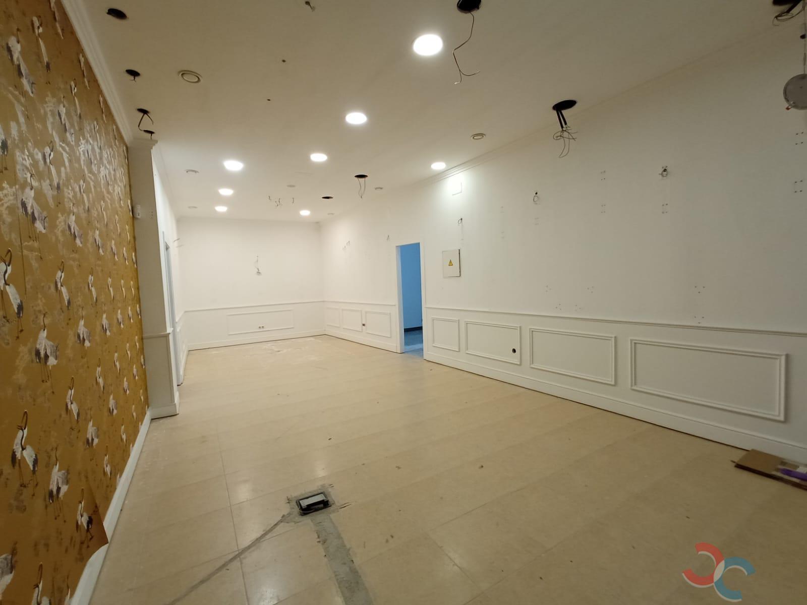 For rent of commercial in Marín