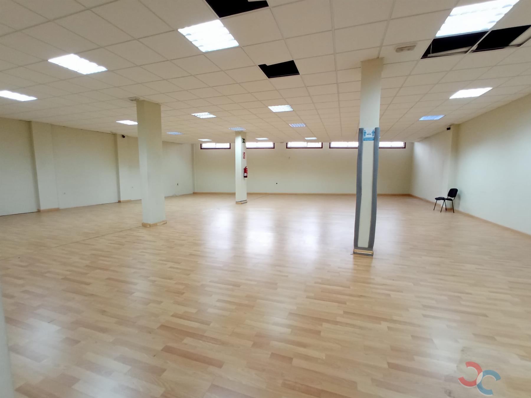 Venta de local comercial en Marín