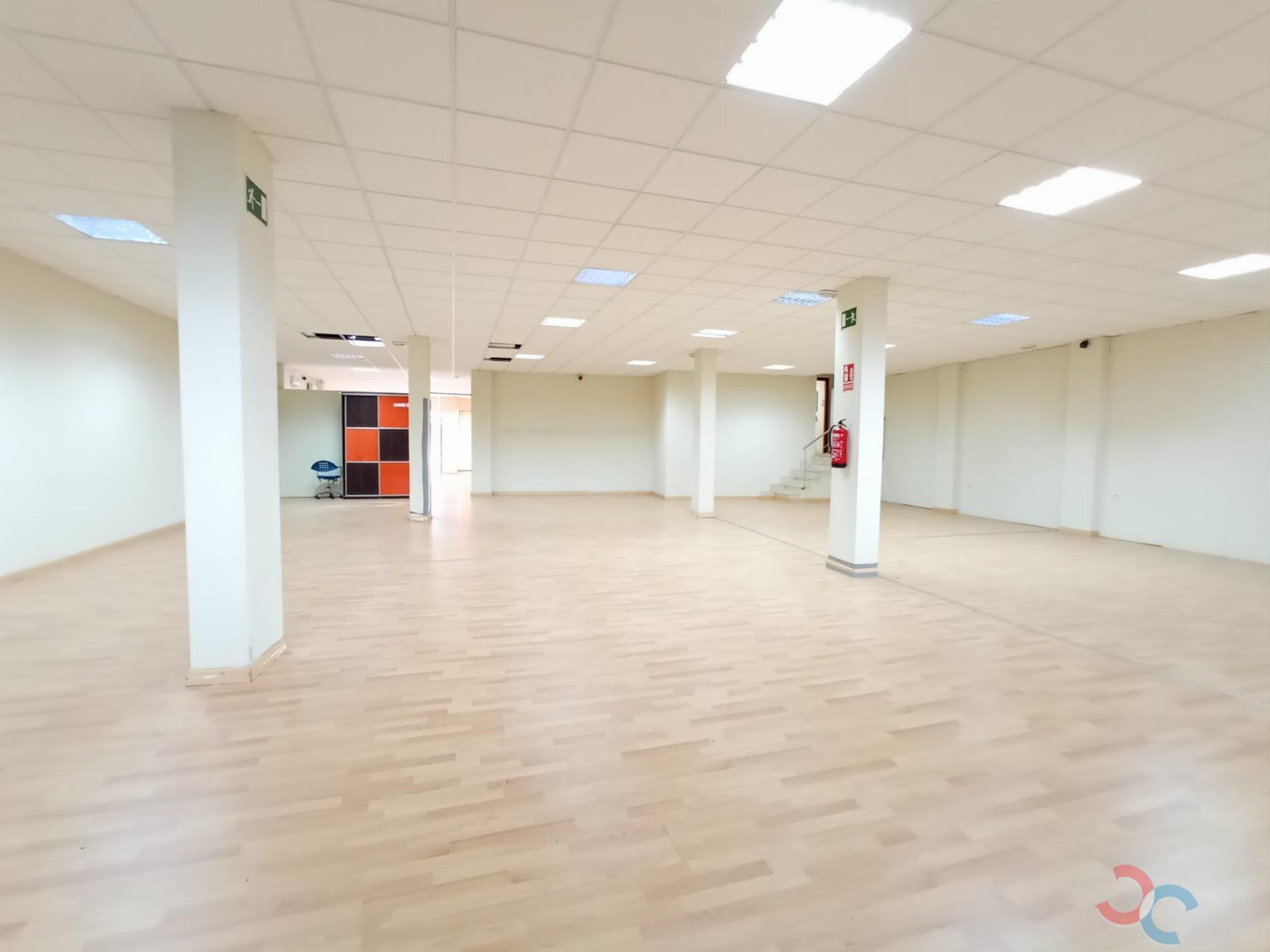 Venta de local comercial en Marín
