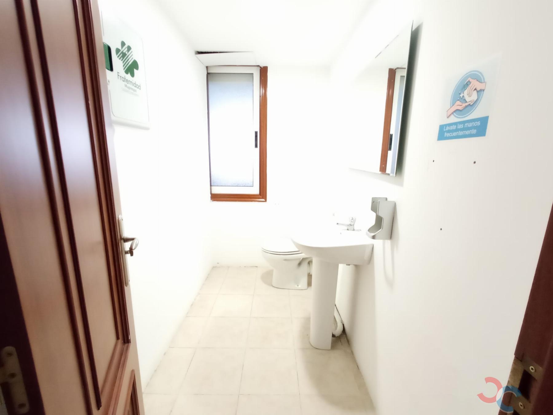 Venta de local comercial en Marín