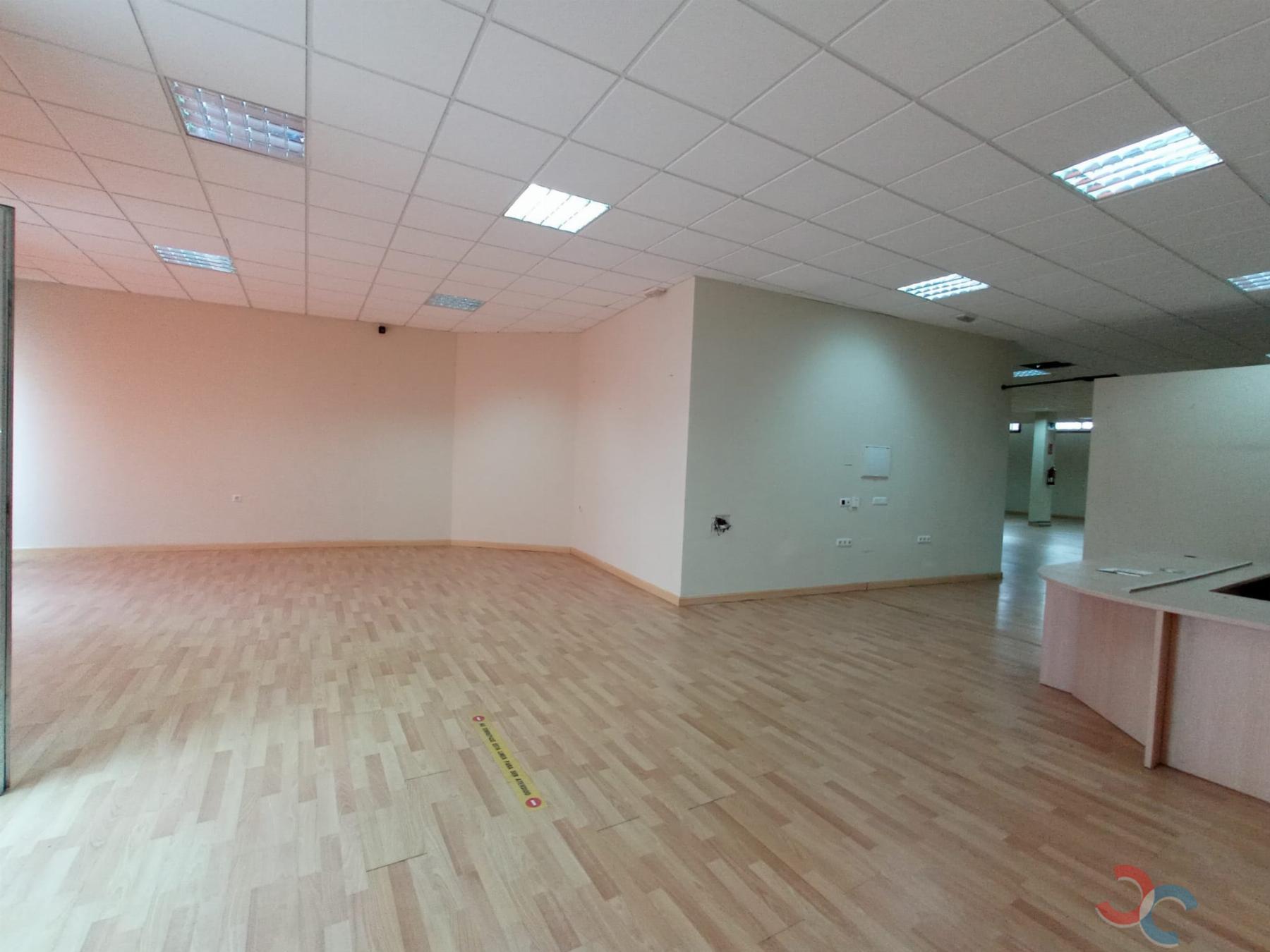 Venta de local comercial en Marín