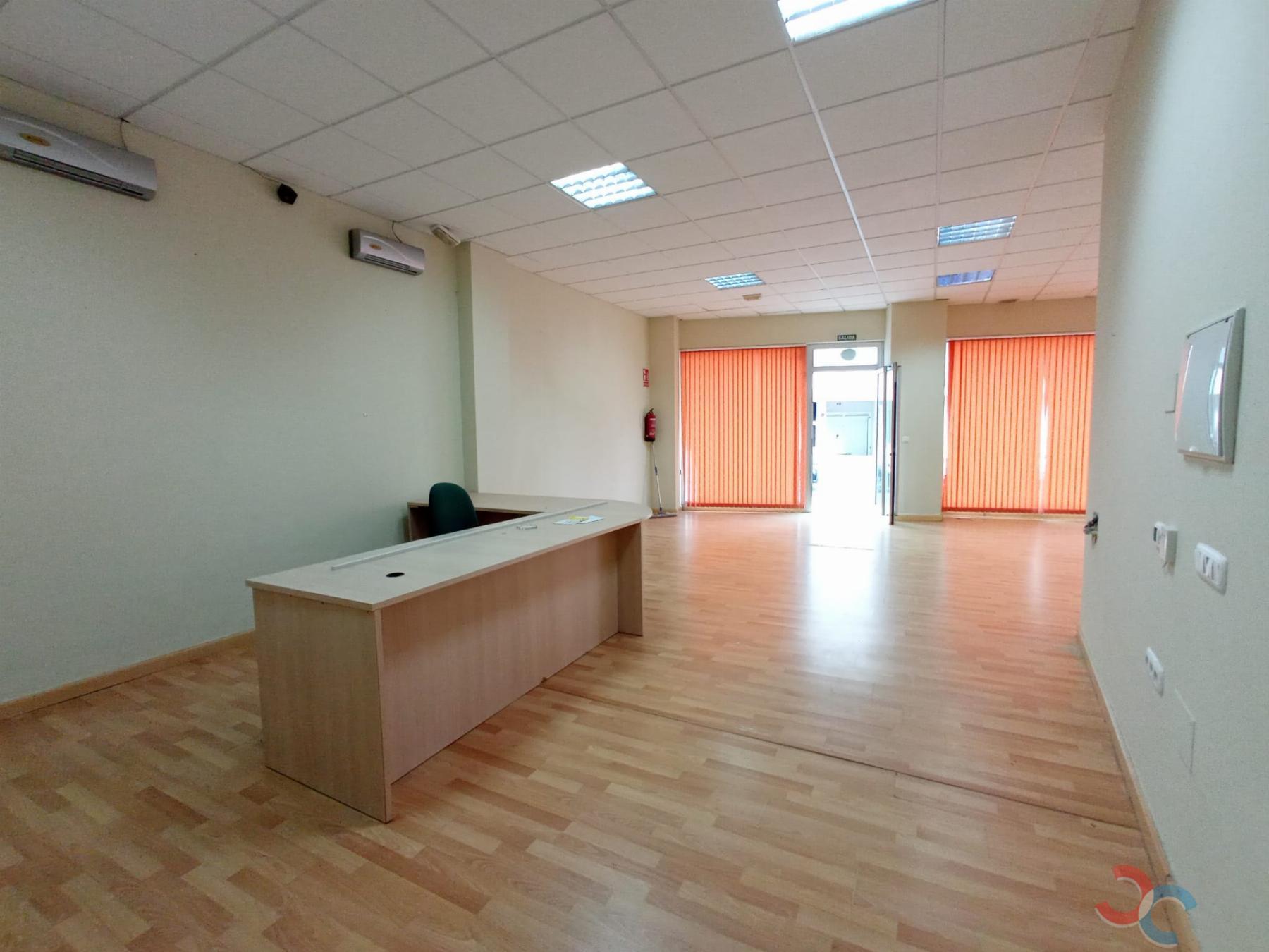 Venta de local comercial en Marín