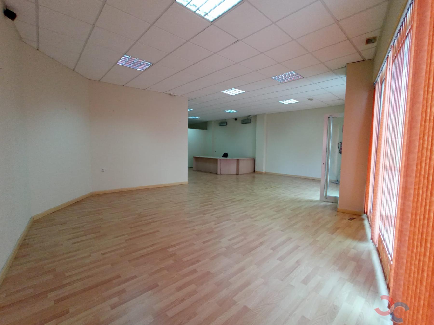 Venta de local comercial en Marín