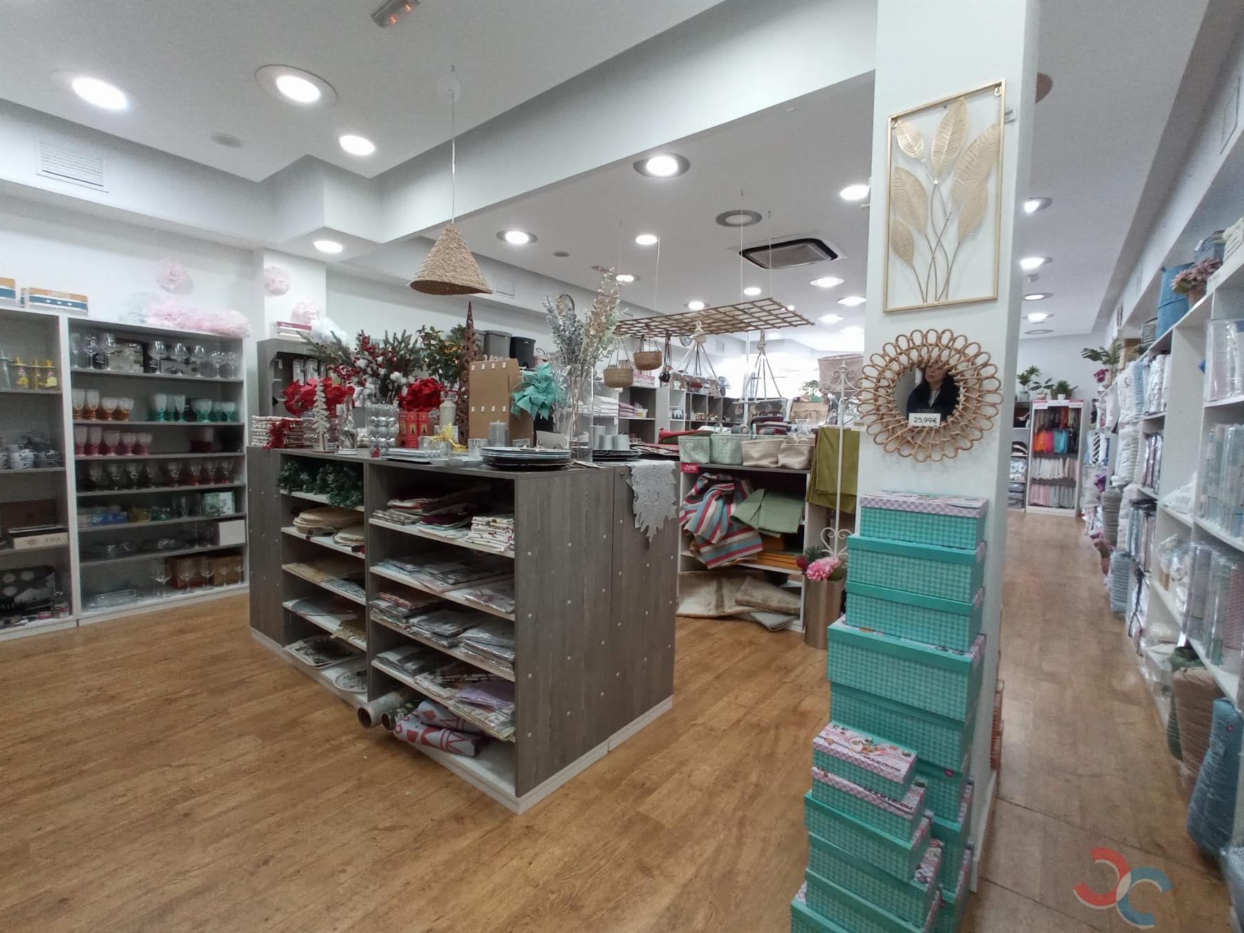 For rent of commercial in Marín