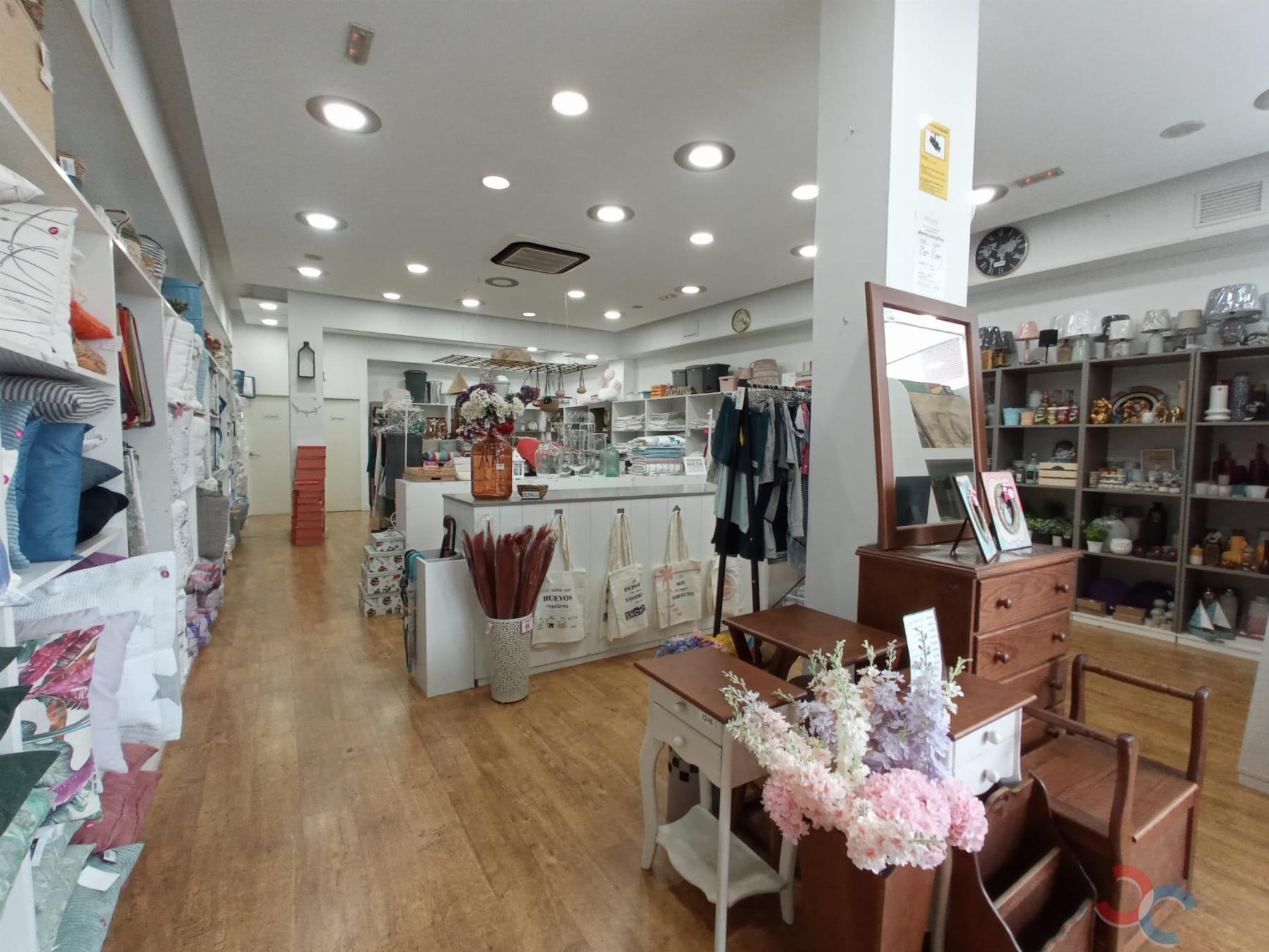 For rent of commercial in Marín