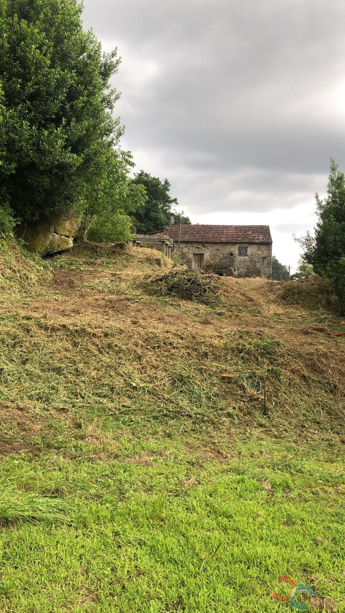 For sale of house in Barro