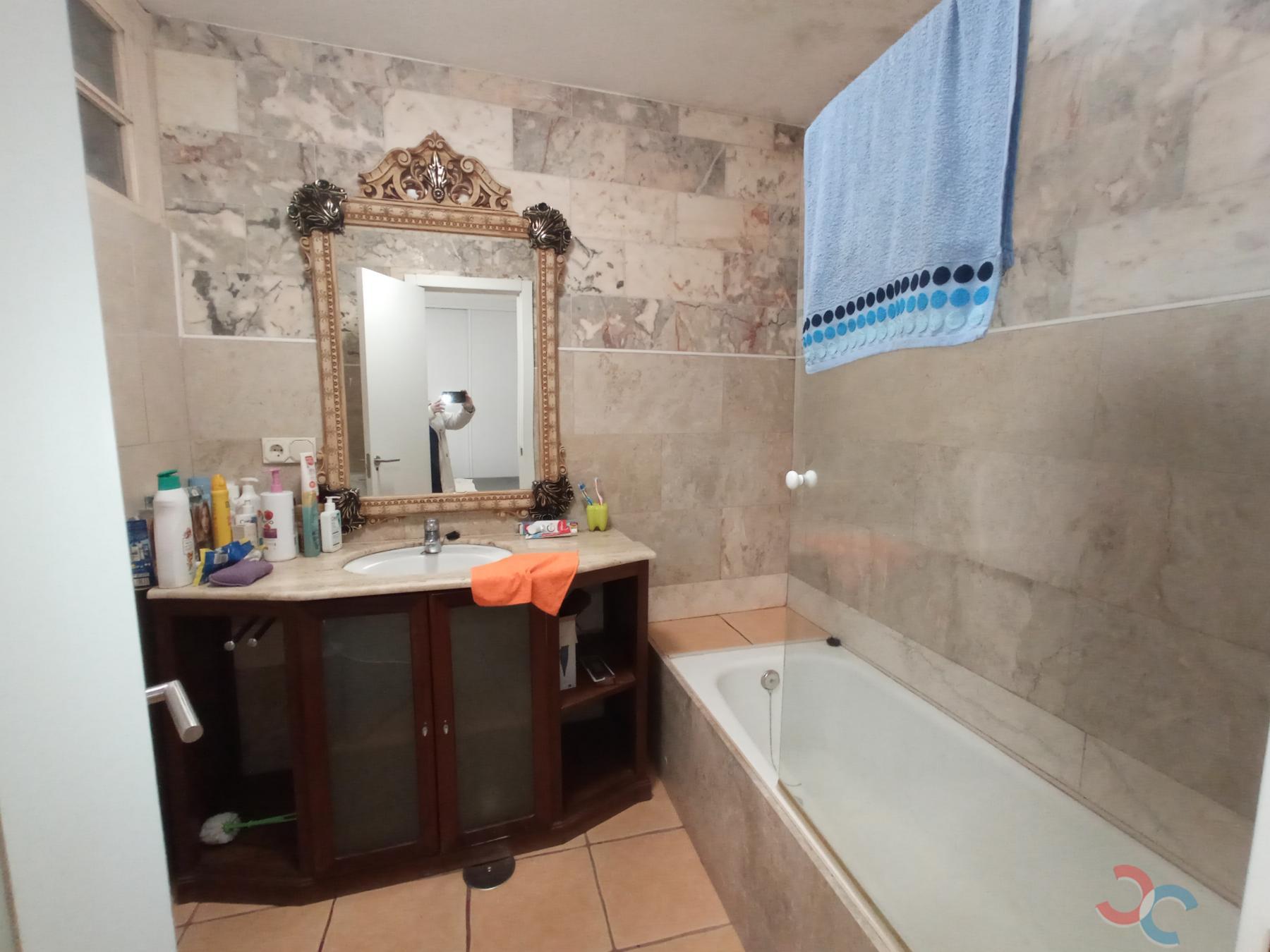 For sale of flat in Poio