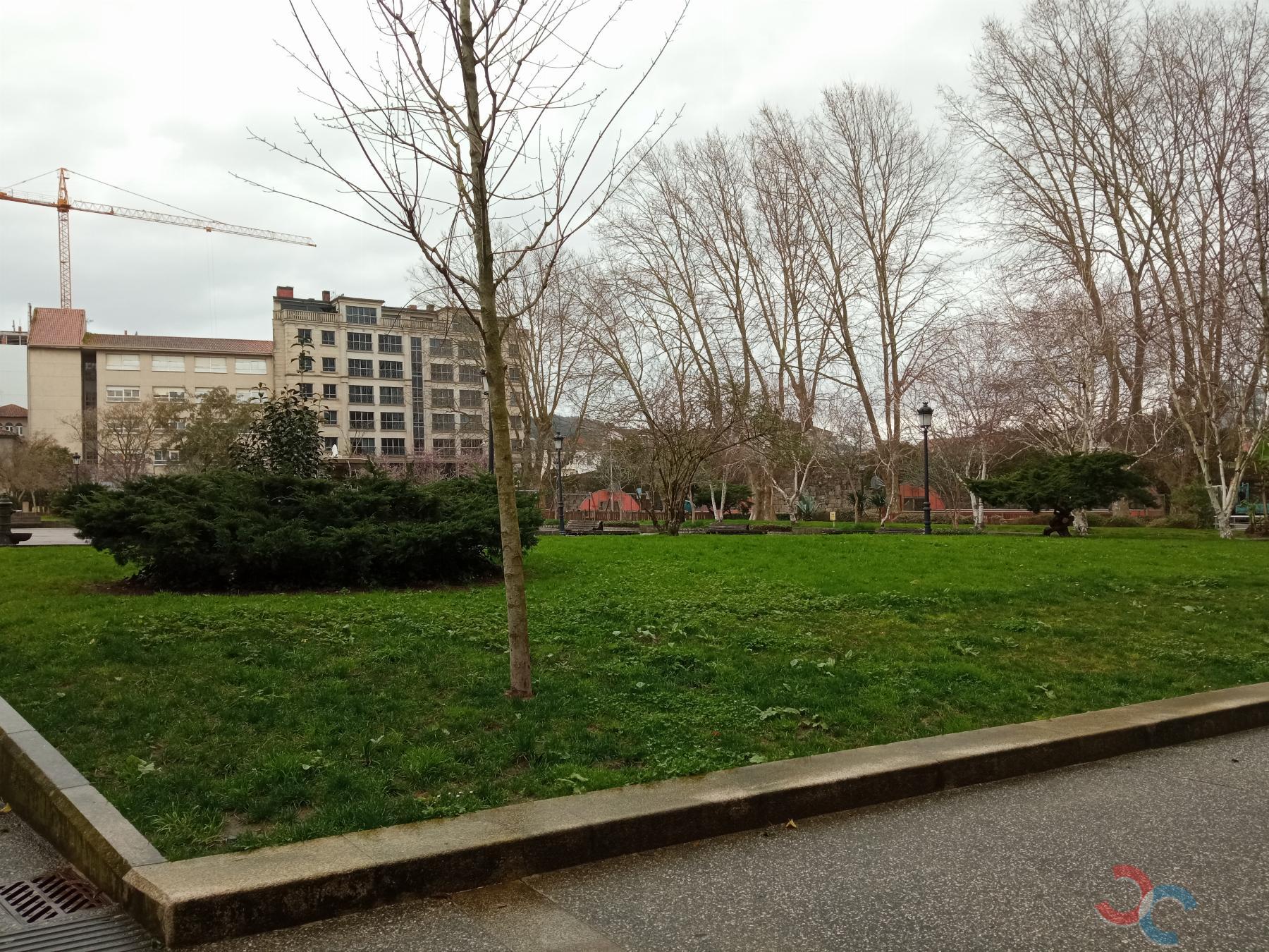 Venta de local comercial en Pontevedra