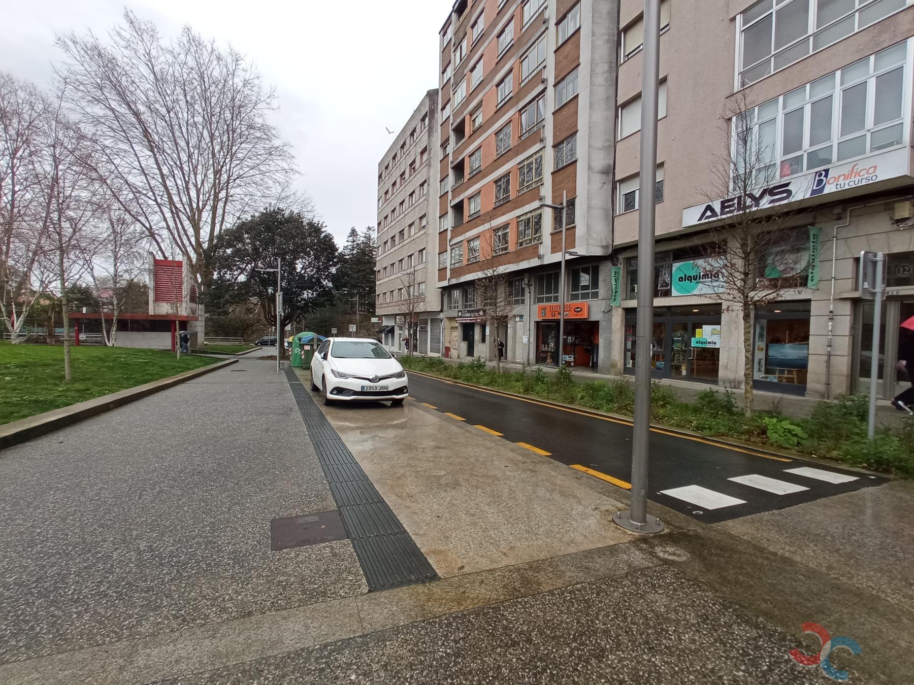 Venta de local comercial en Pontevedra
