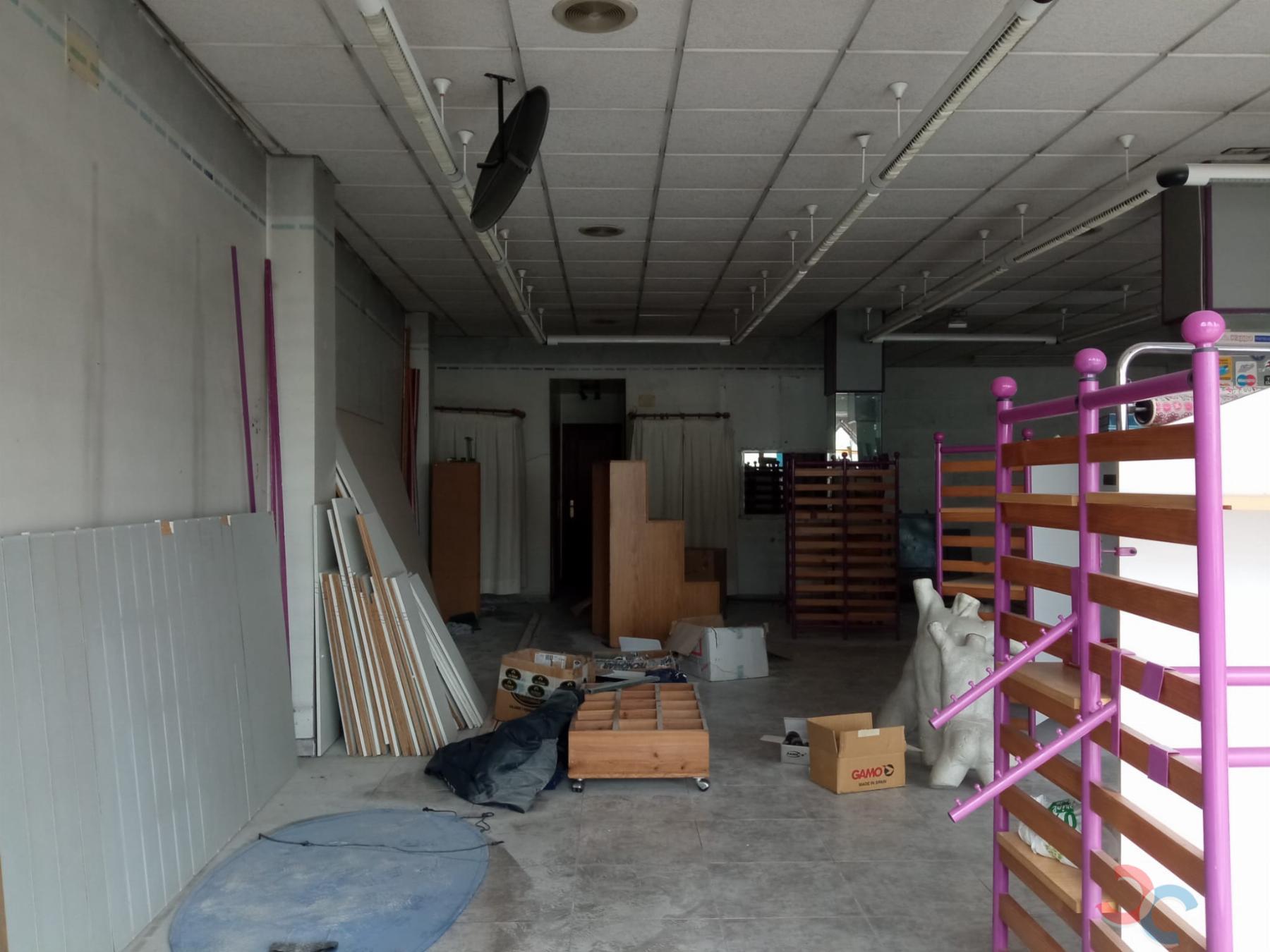 Venta de local comercial en Marín