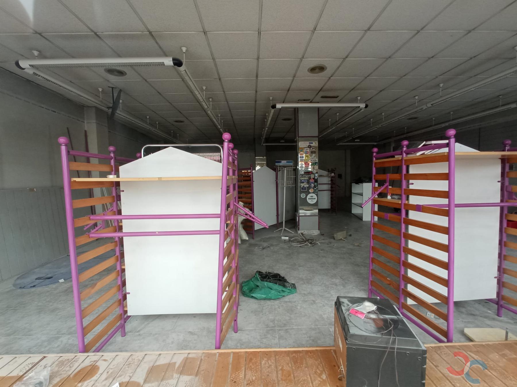 Venta de local comercial en Marín