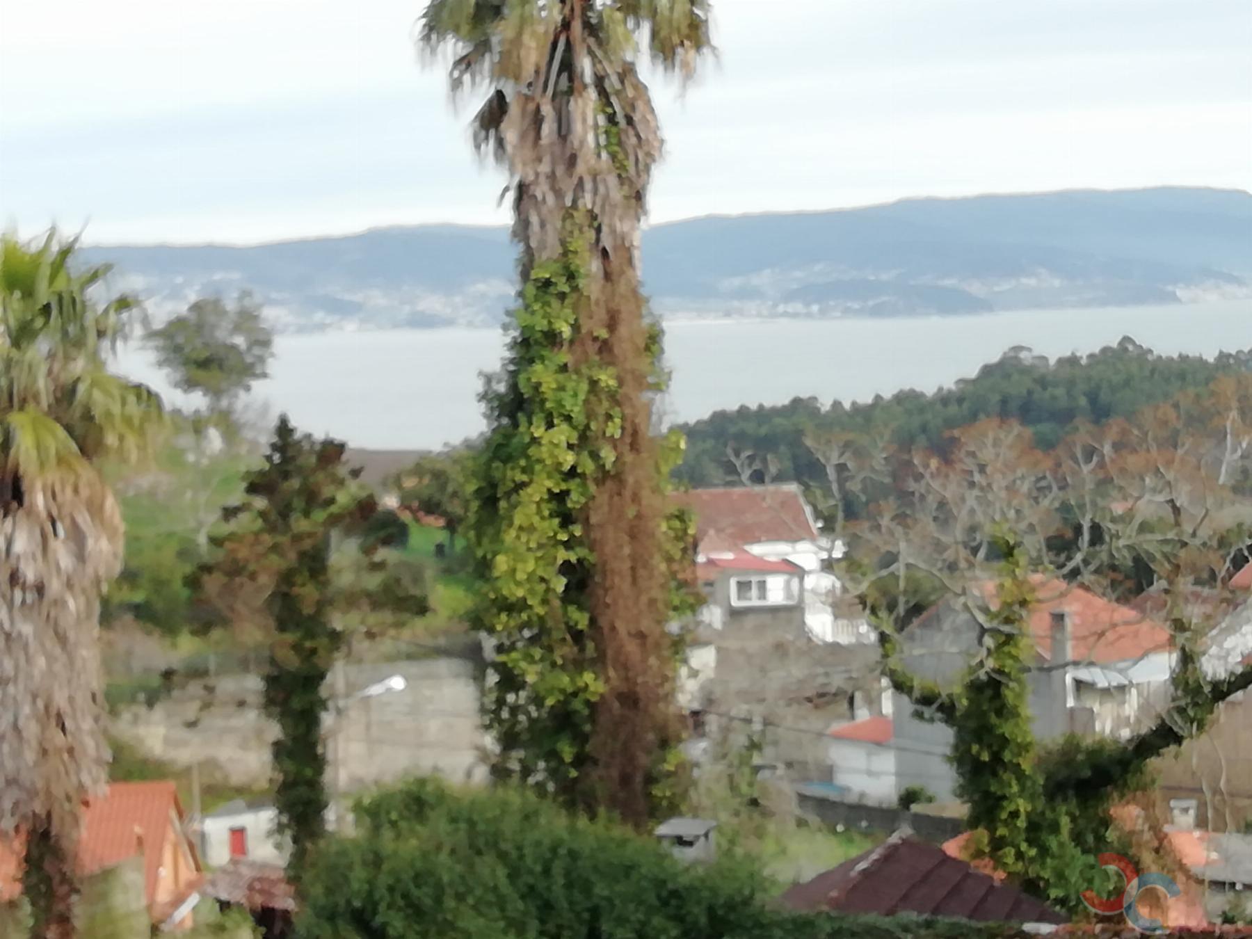 For sale of land in Bueu