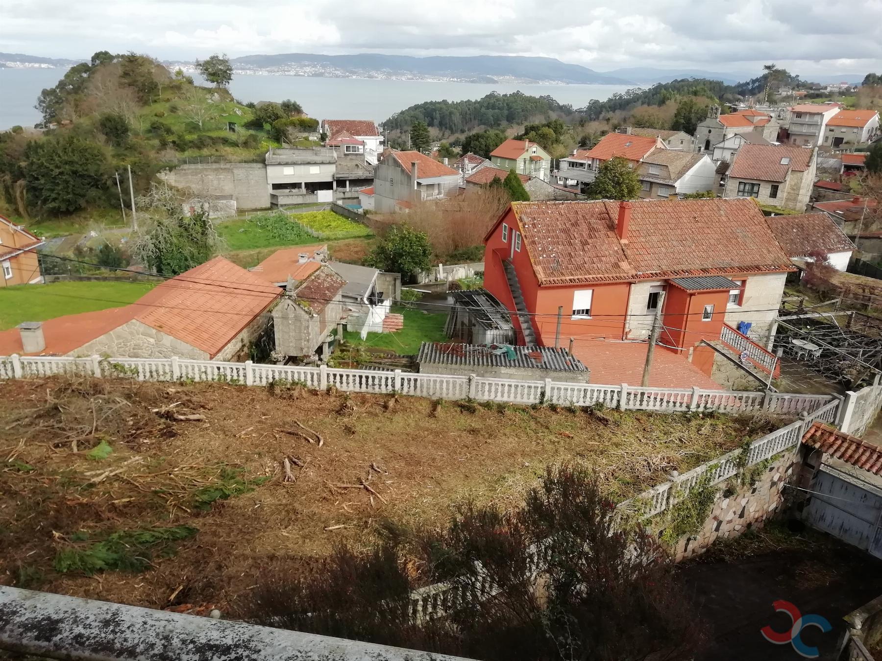 For sale of land in Bueu