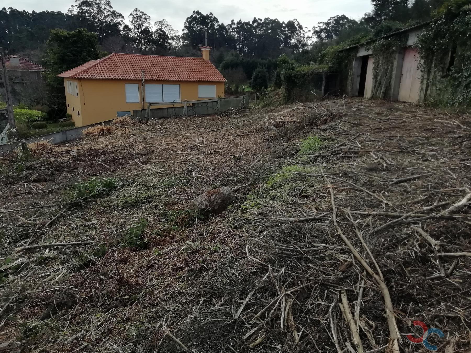 For sale of land in Bueu