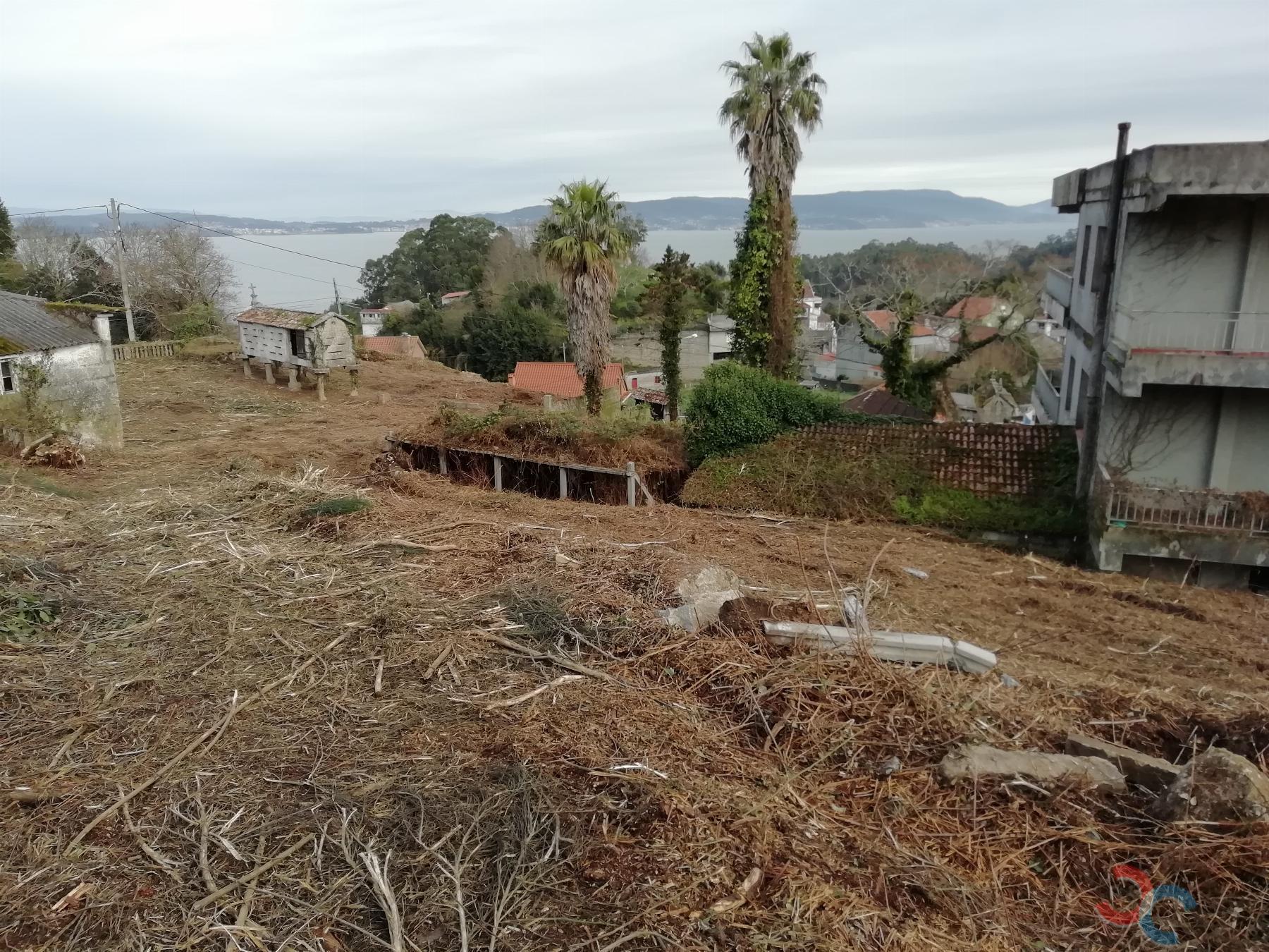 For sale of land in Bueu