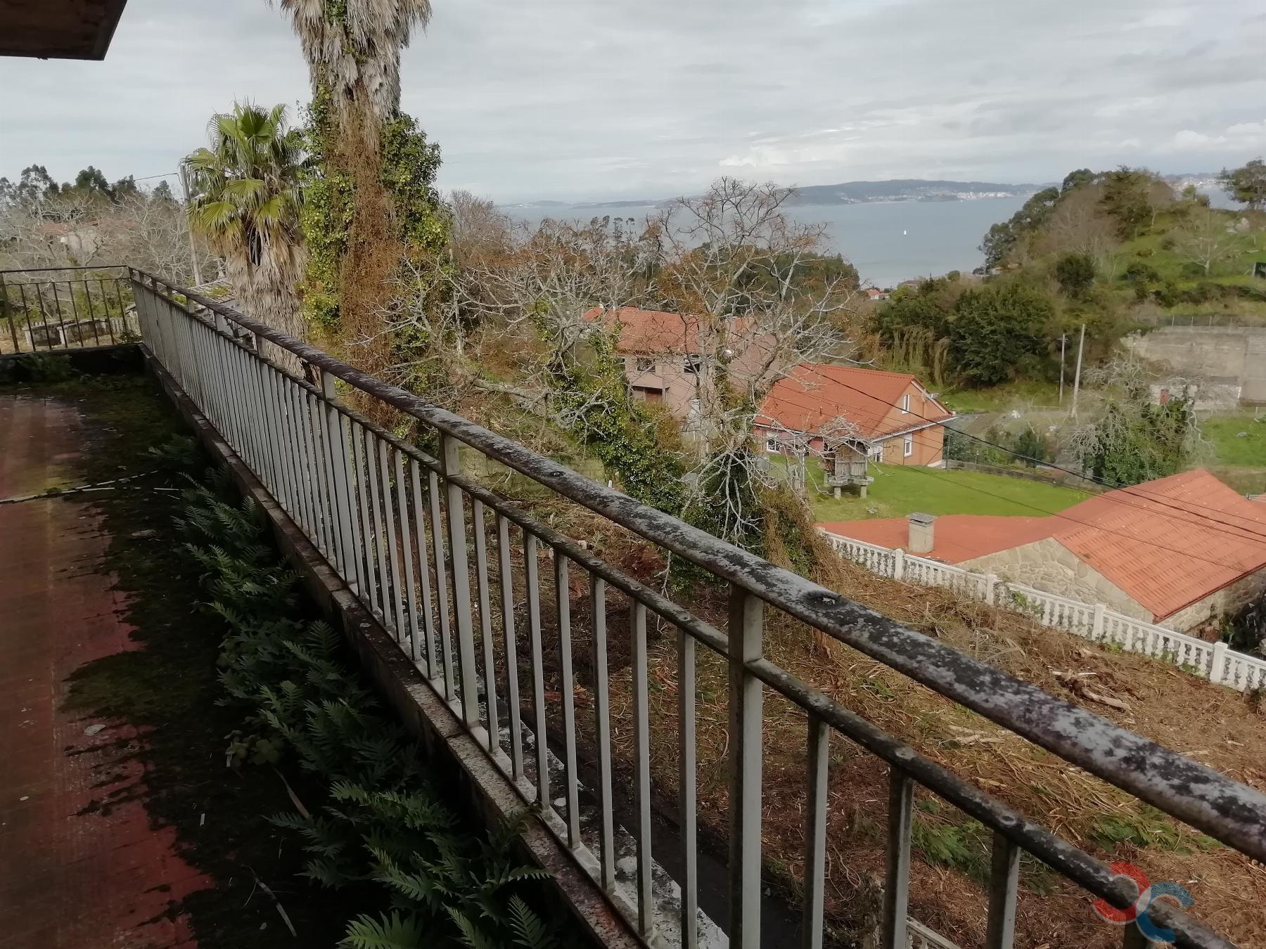 For sale of land in Bueu