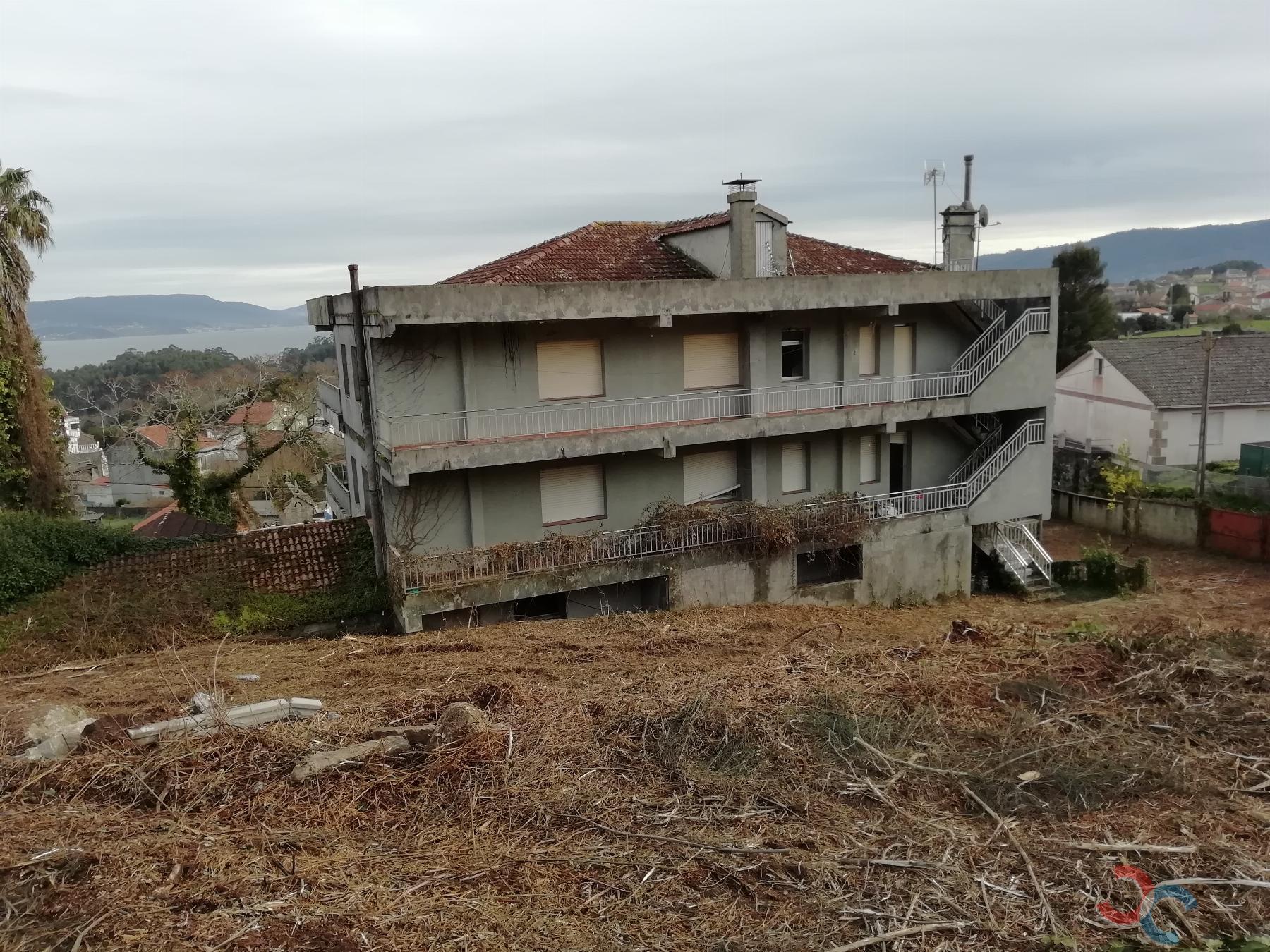 For sale of land in Bueu