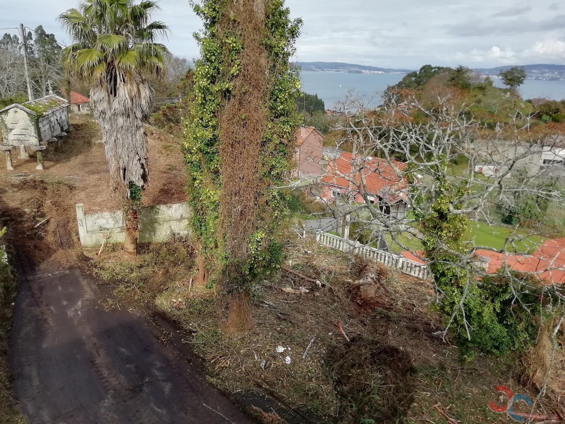 For sale of land in Bueu