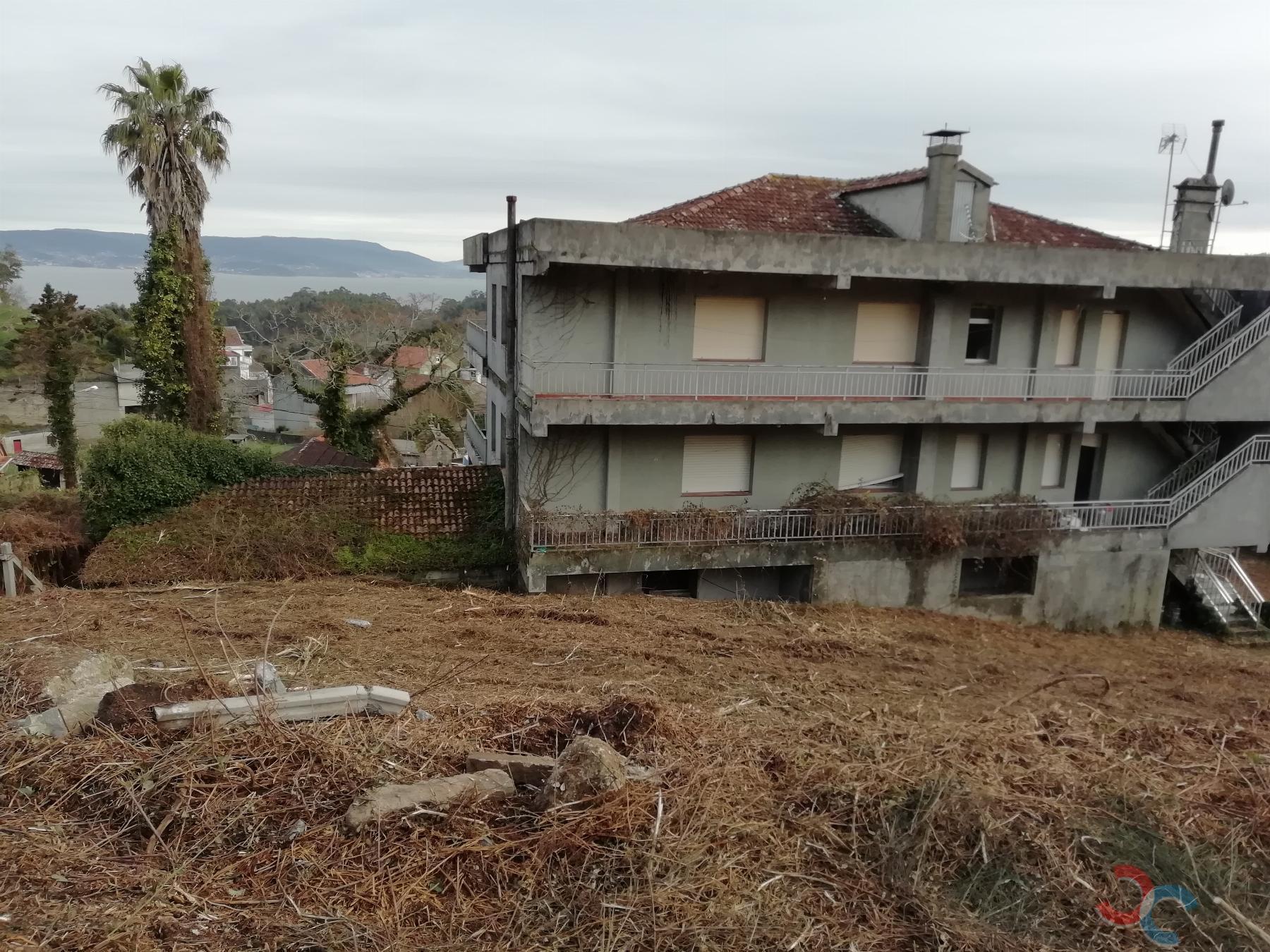 For sale of land in Bueu