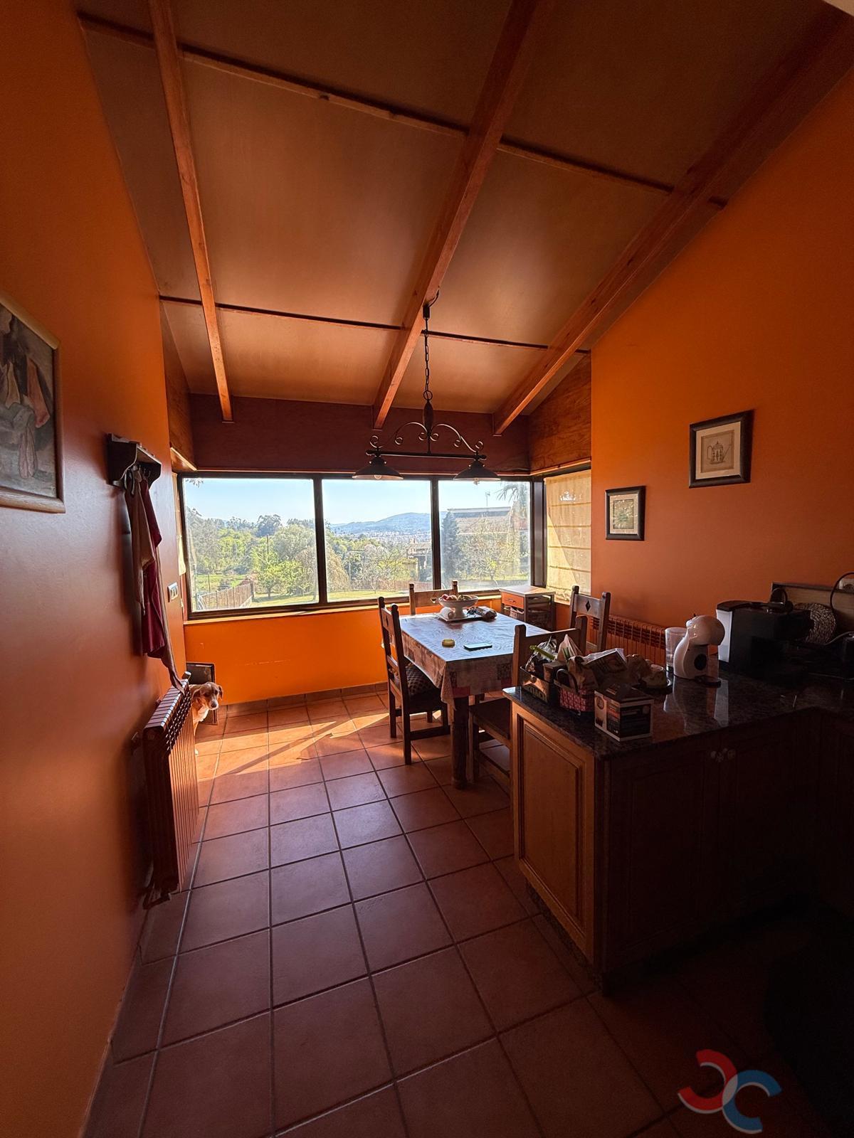 For sale of chalet in Pontevedra