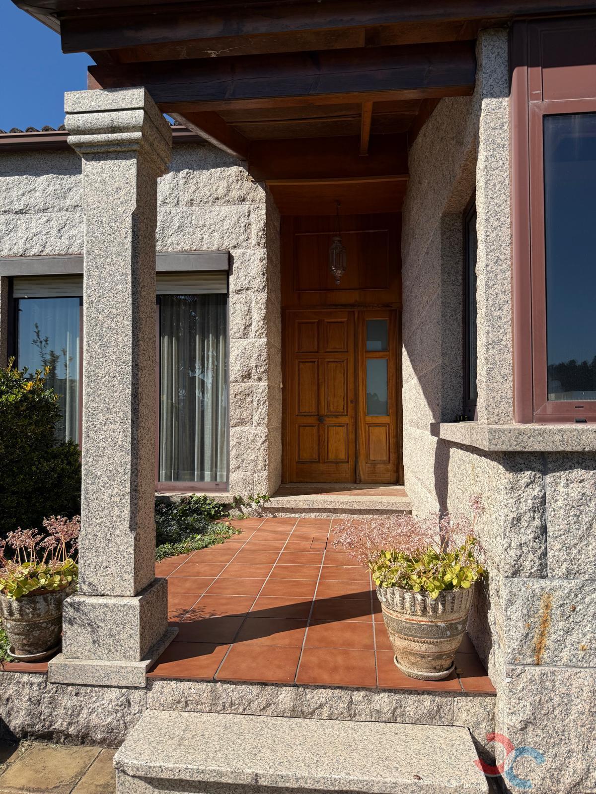 For sale of chalet in Pontevedra