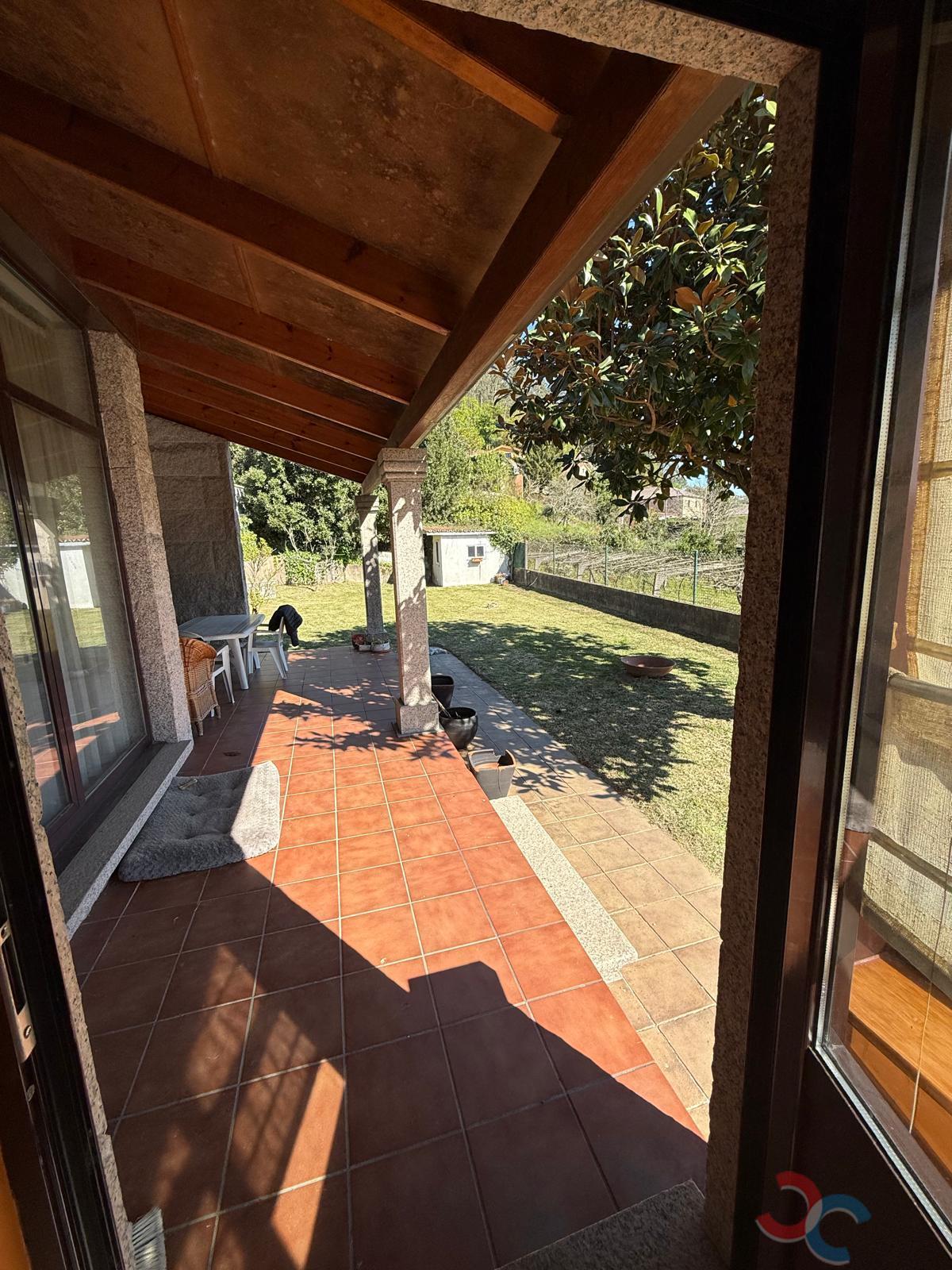 For sale of chalet in Pontevedra