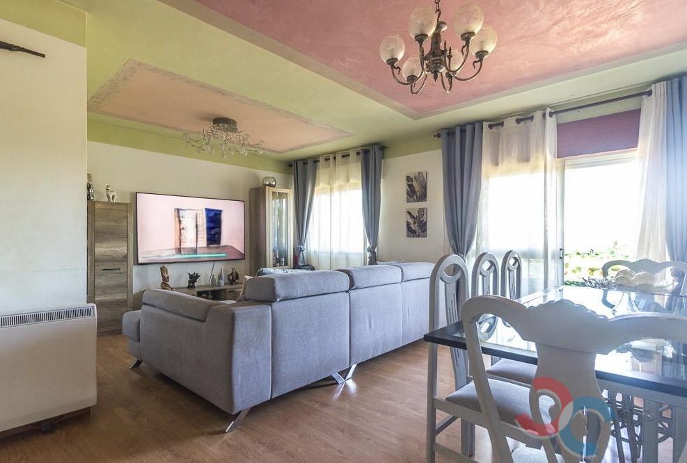 For sale of flat in Poio
