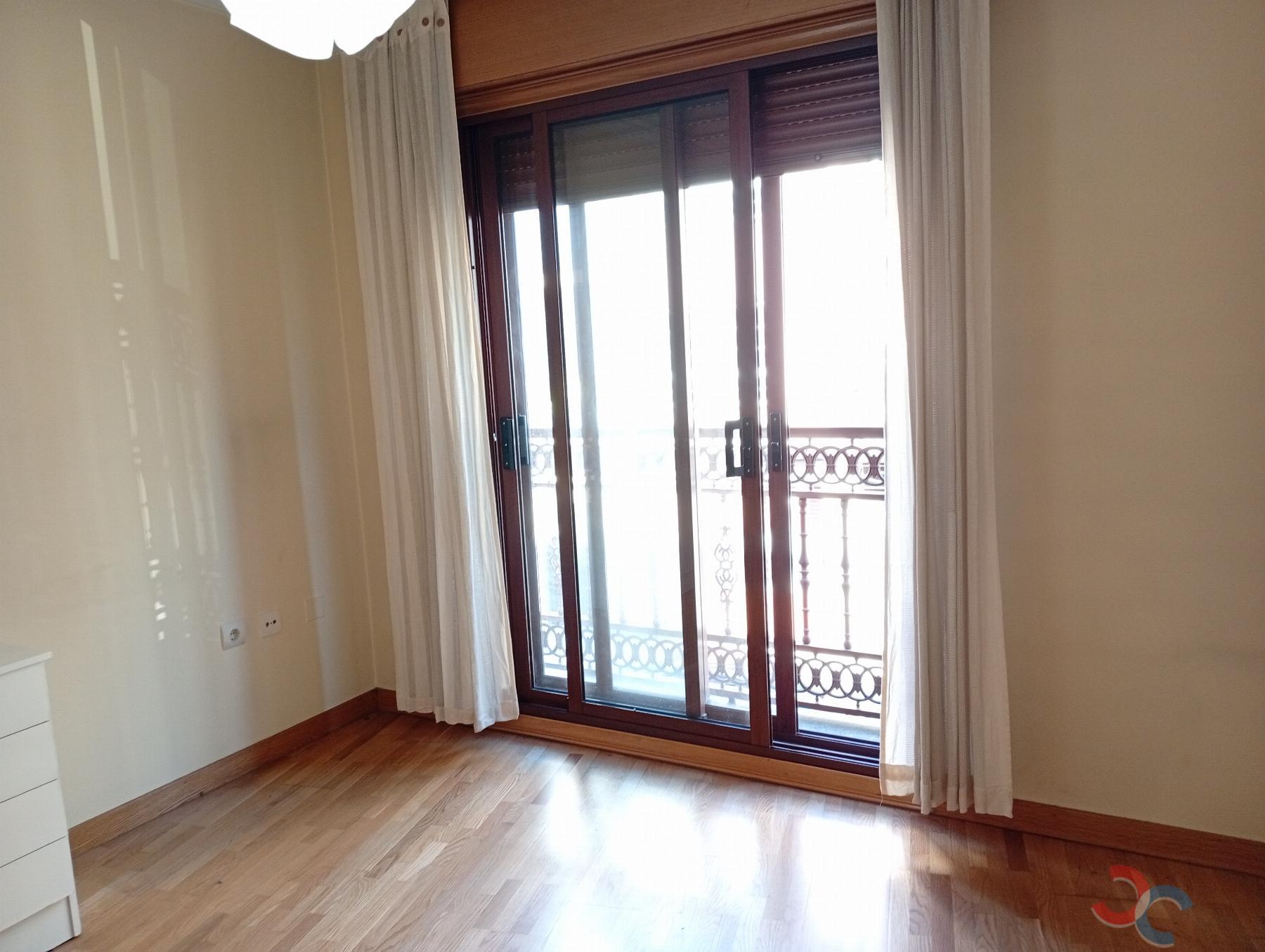 For sale of flat in Pontevedra