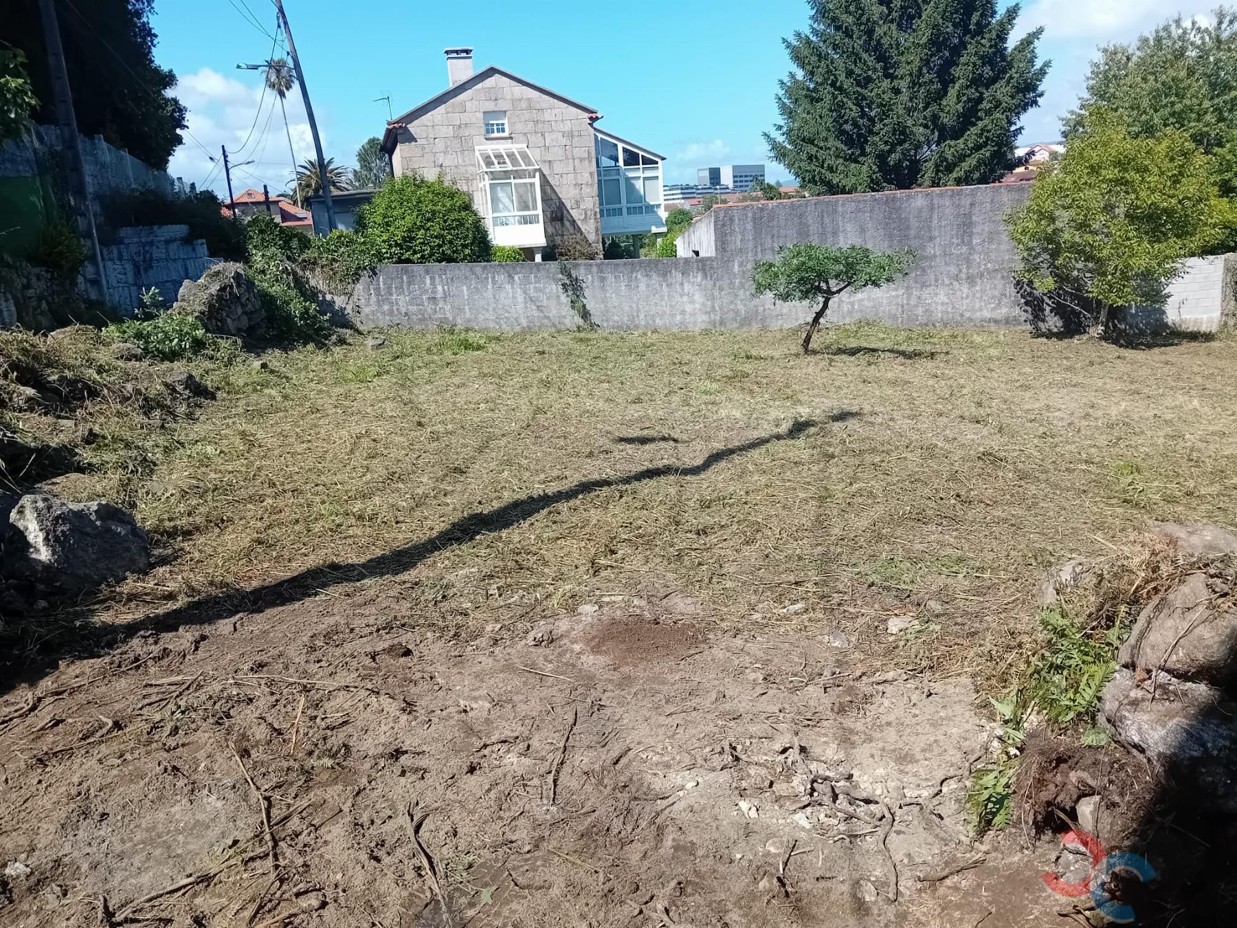 For sale of land in Pontevedra