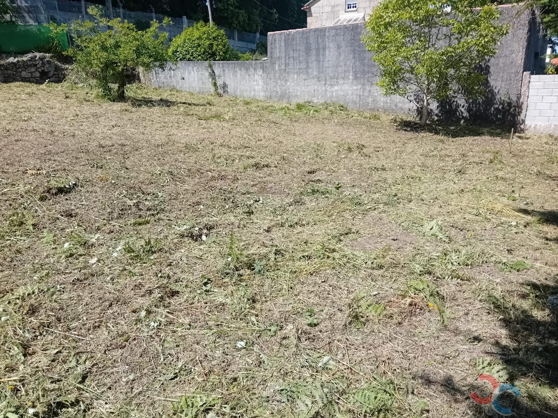 For sale of land in Pontevedra