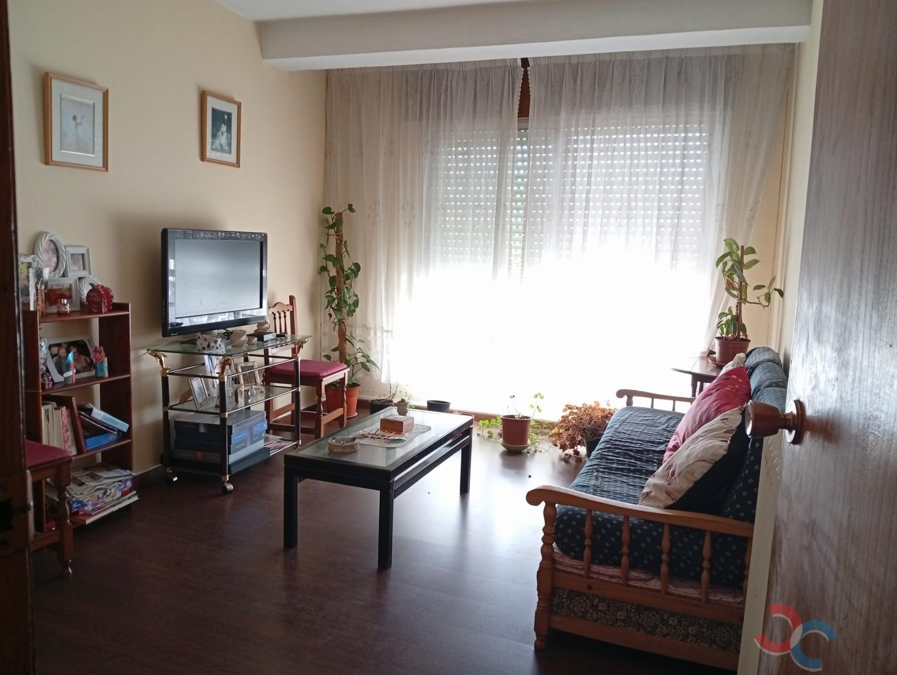 Venta de edificio en Marín