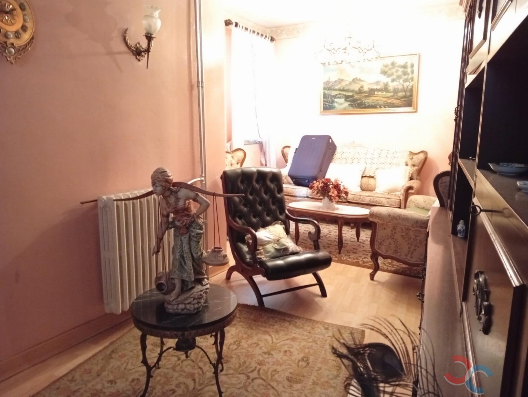 Venta de edificio en Marín