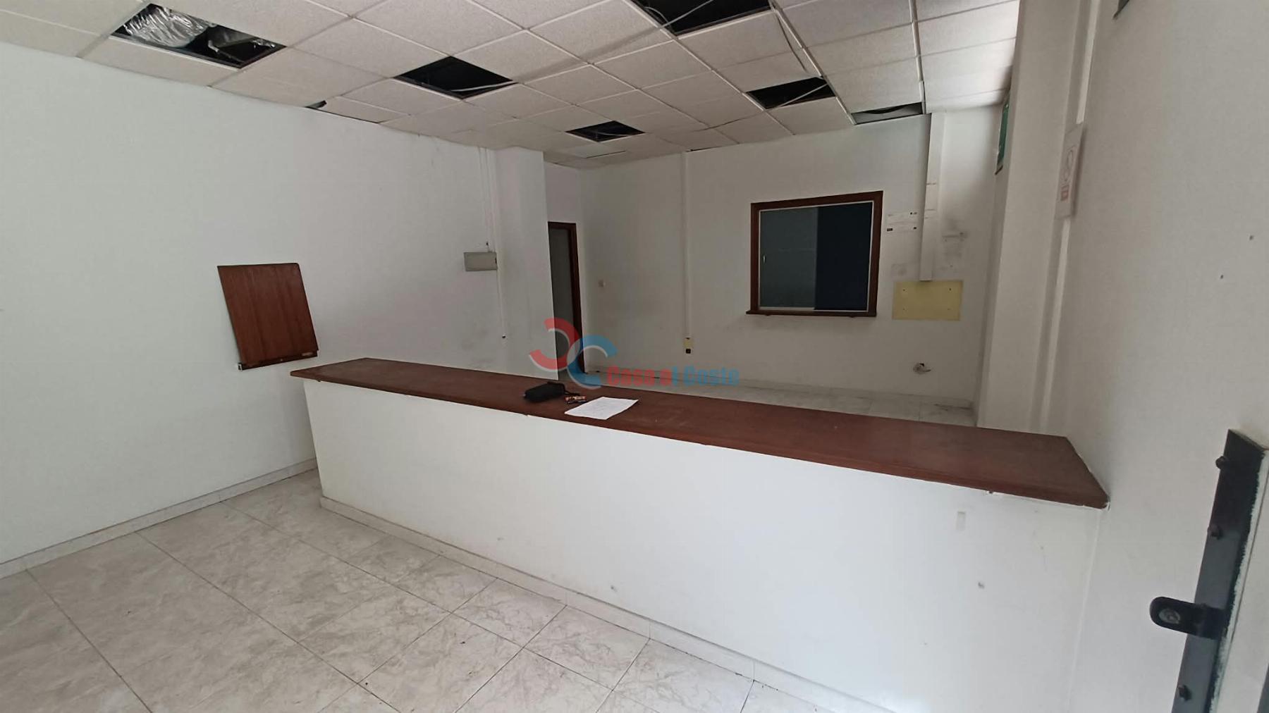 Venta de local en Marín