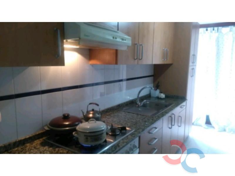 For sale of flat in Caldas de Reis