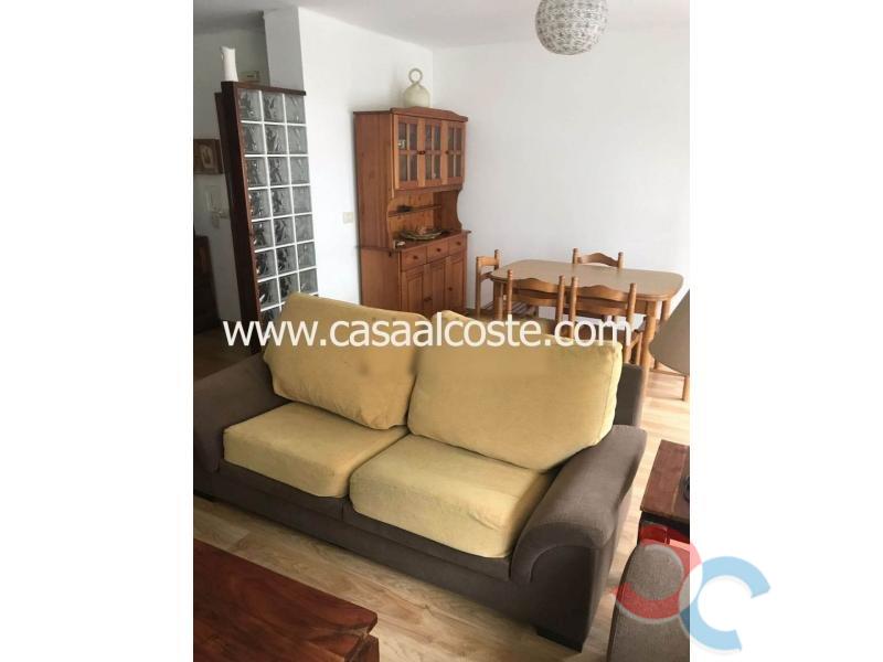 For sale of flat in Cuntis