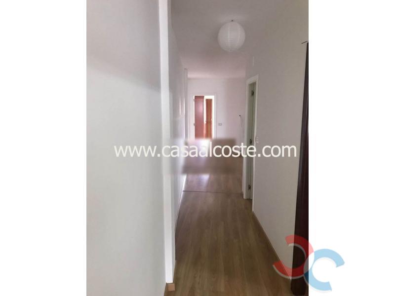 For sale of flat in Cuntis